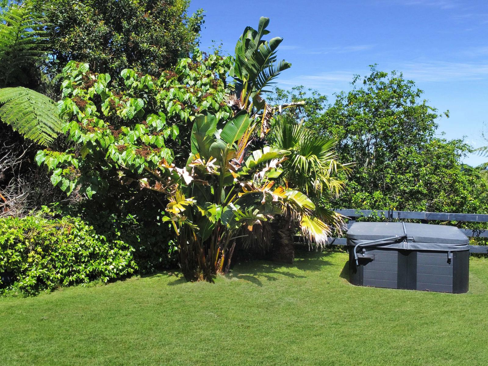 1377E Manawahe Road, Manawahe