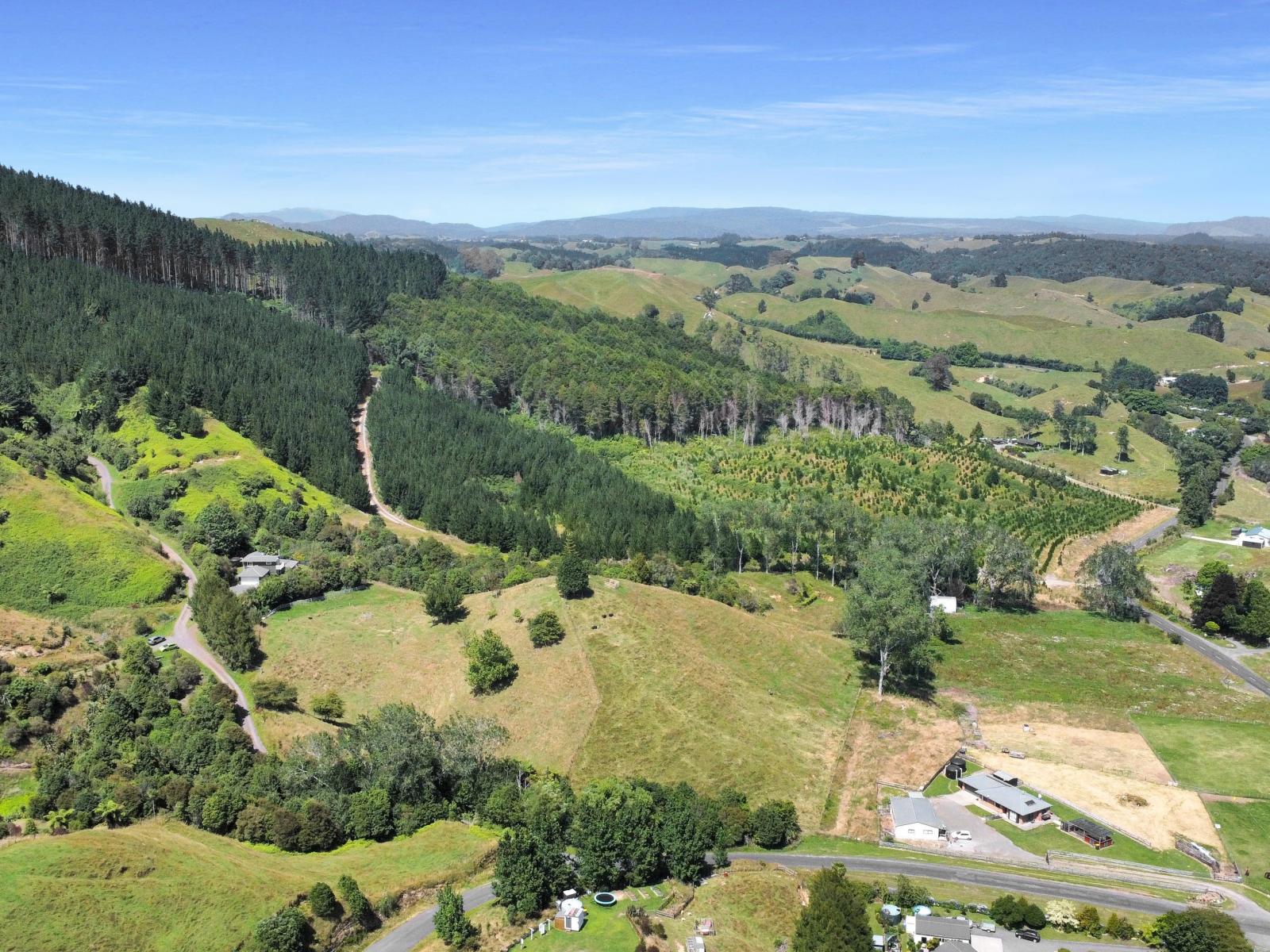 1377E Manawahe Road, Manawahe