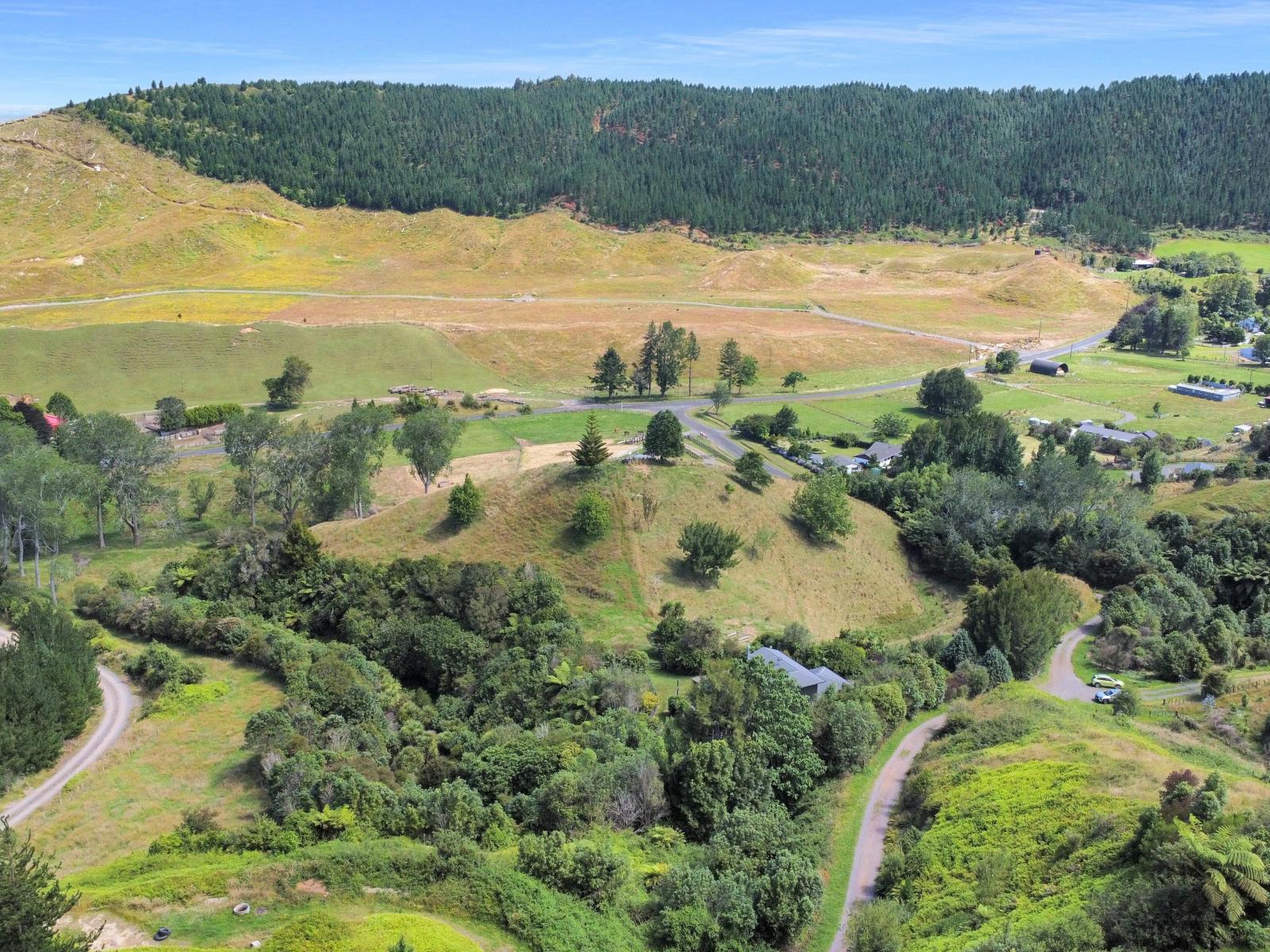 1377E Manawahe Road, Manawahe