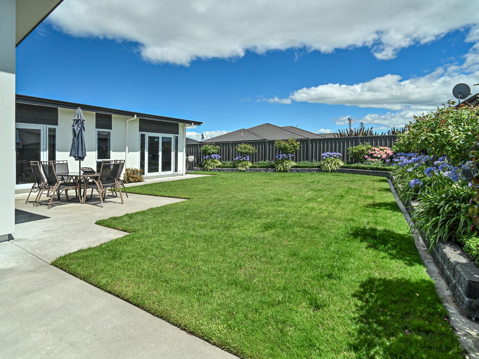 5 Watt Court, Mahora