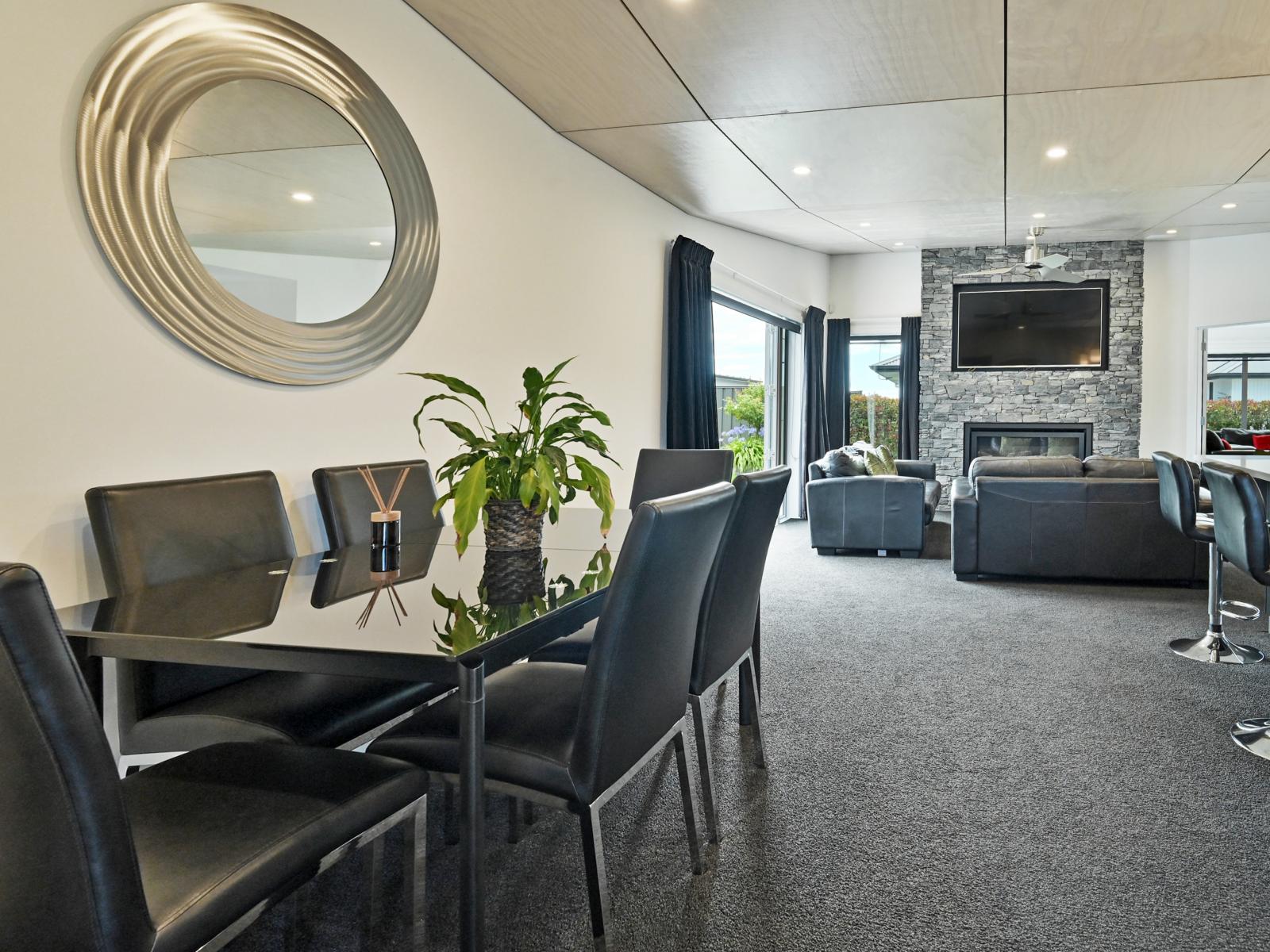 5 Watt Court, Mahora