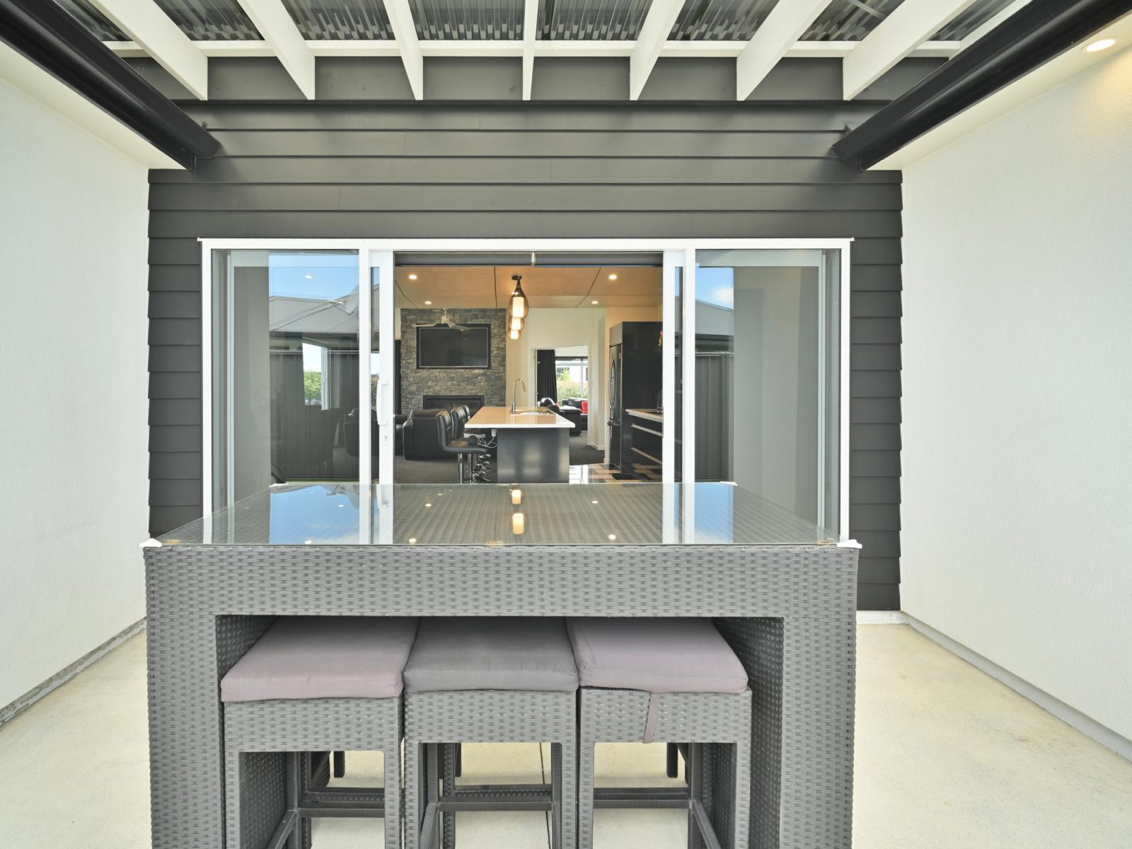 5 Watt Court, Mahora