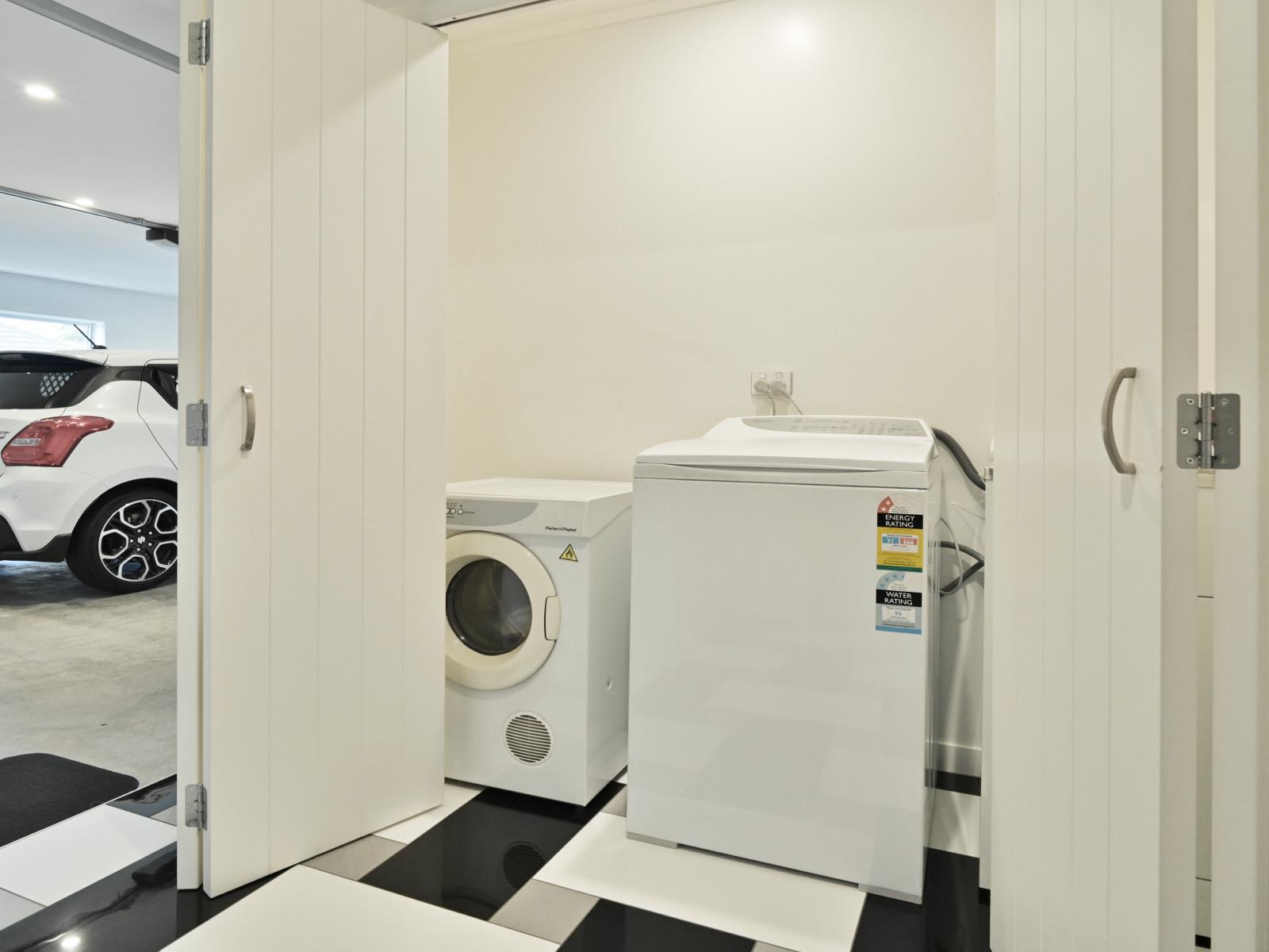 5 Watt Court, Mahora