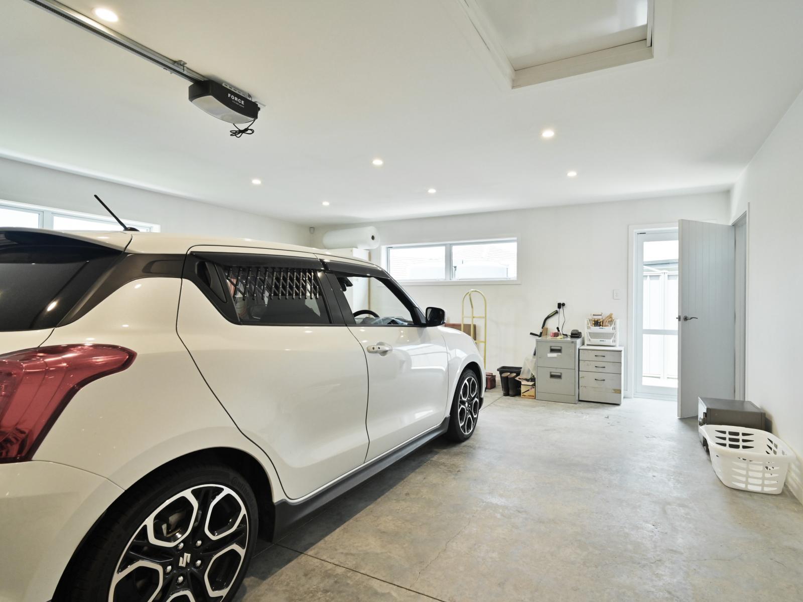 5 Watt Court, Mahora