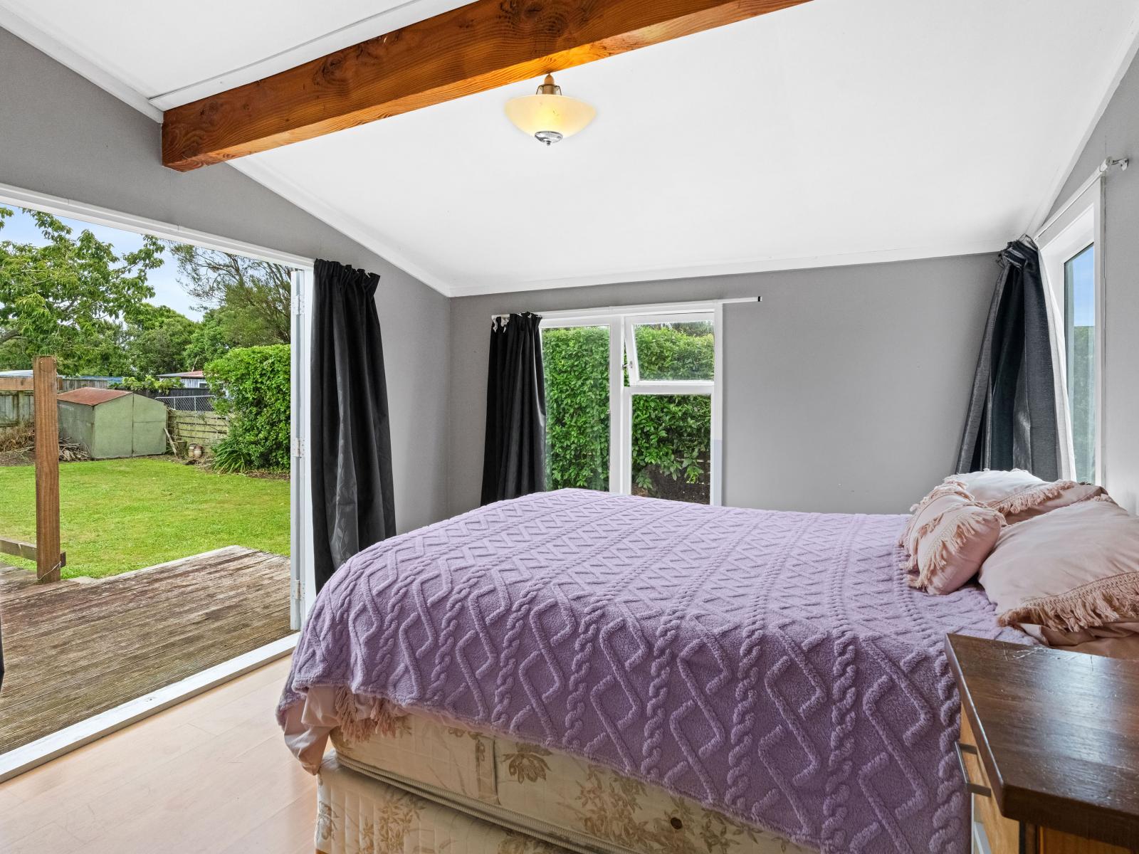 33 Kiharoa Street, Otaki Beach