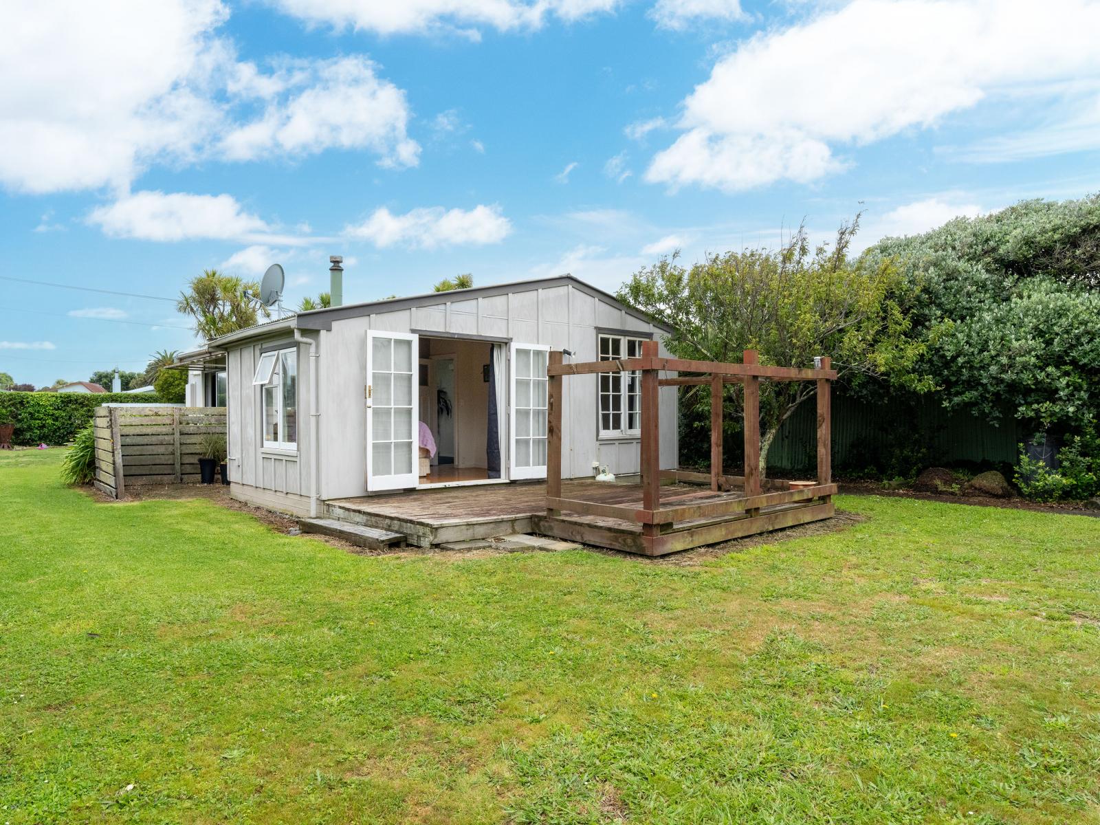 33 Kiharoa Street, Otaki Beach