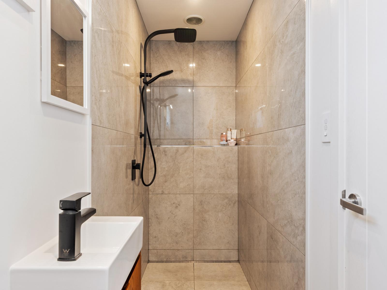 11 Beach Cove, Wainui