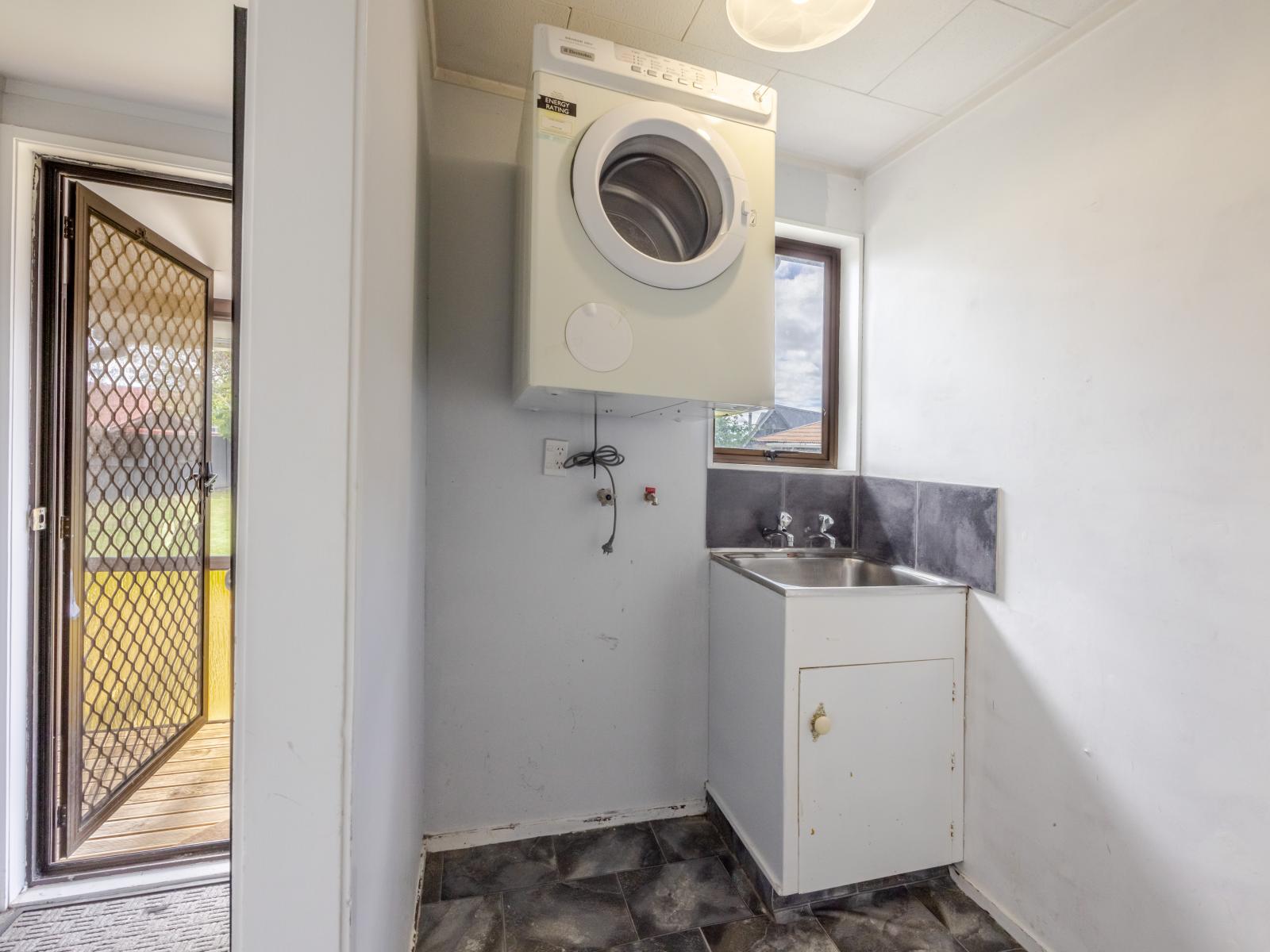 9 and 11 Willow Grove, Waipukurau