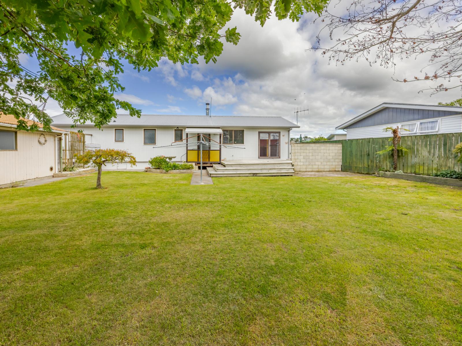 9 and 11 Willow Grove, Waipukurau