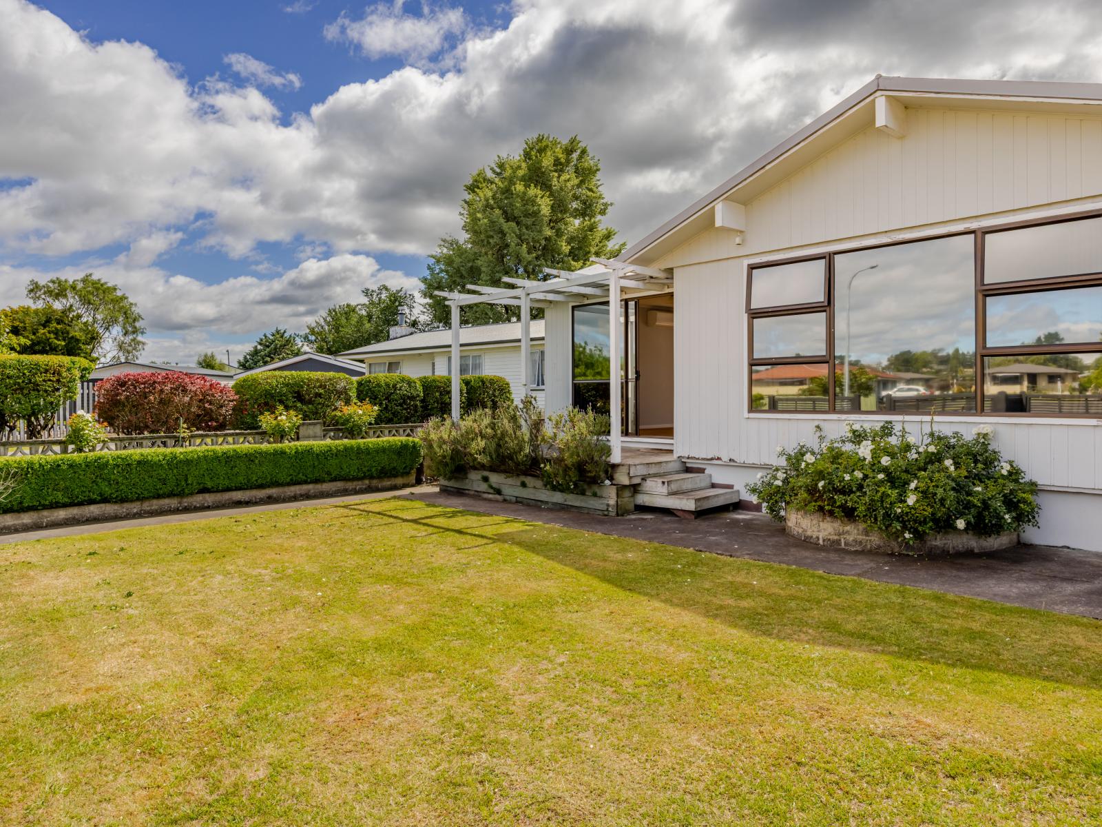 9 and 11 Willow Grove, Waipukurau