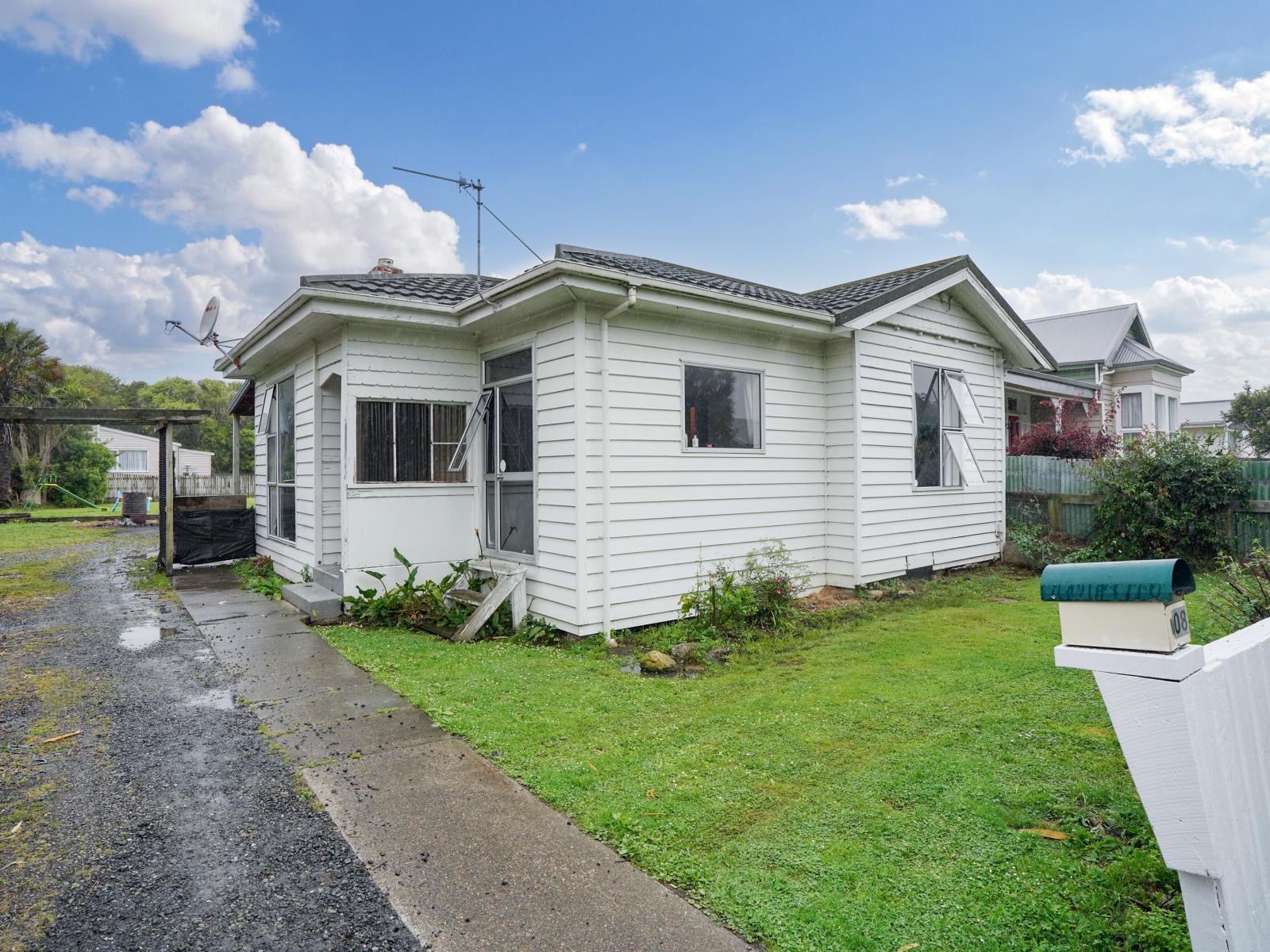 108 Venus Street, Strathern