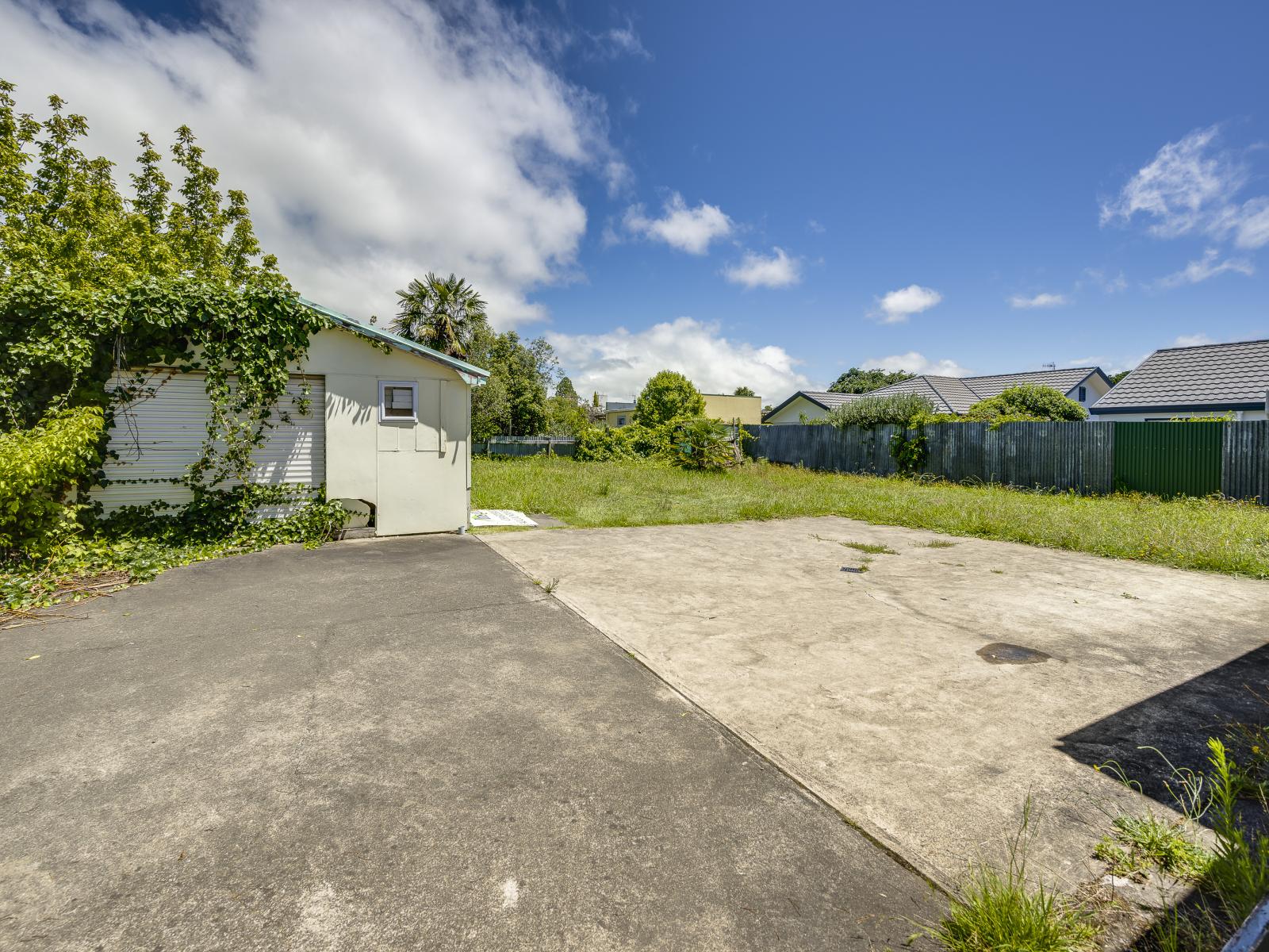 302 Southampton Street West, Hastings