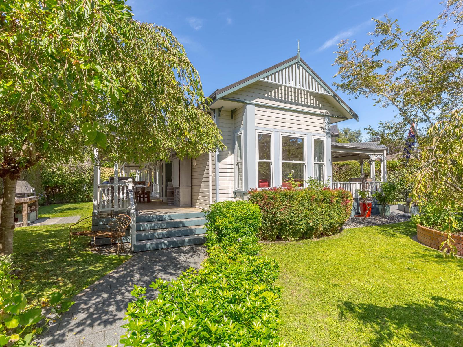 104 Kuratawhiti Street, Greytown