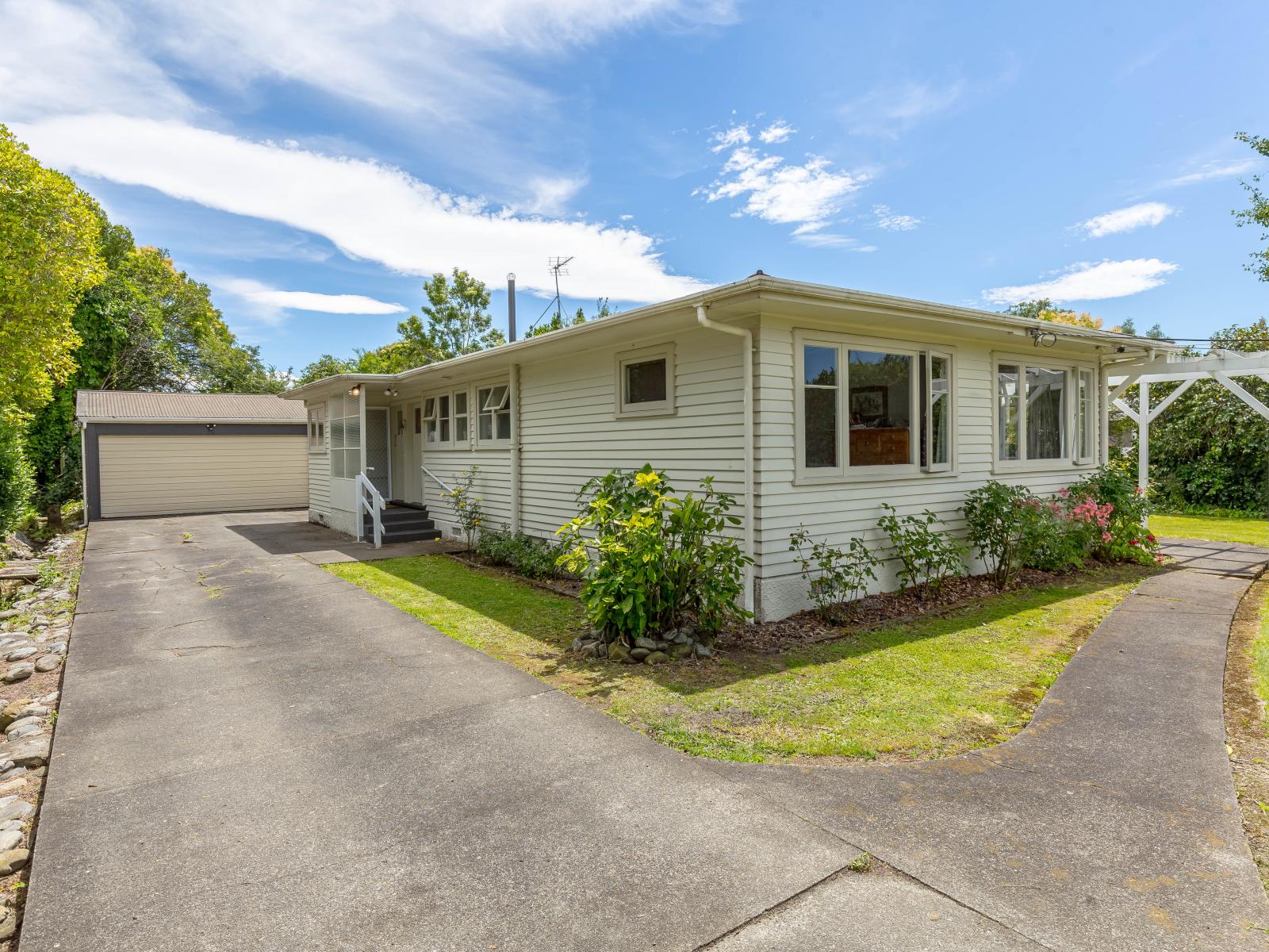 40 Reading Street, Greytown