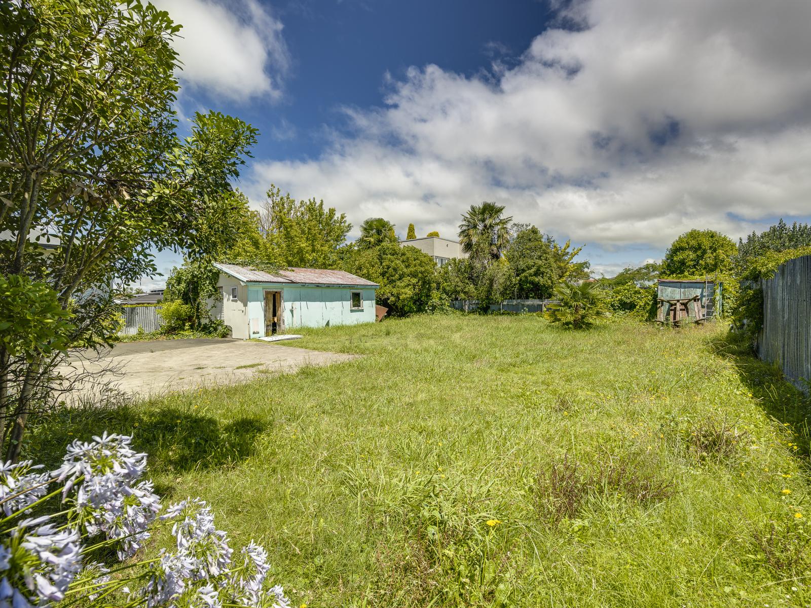 302 Southampton Street West, Hastings