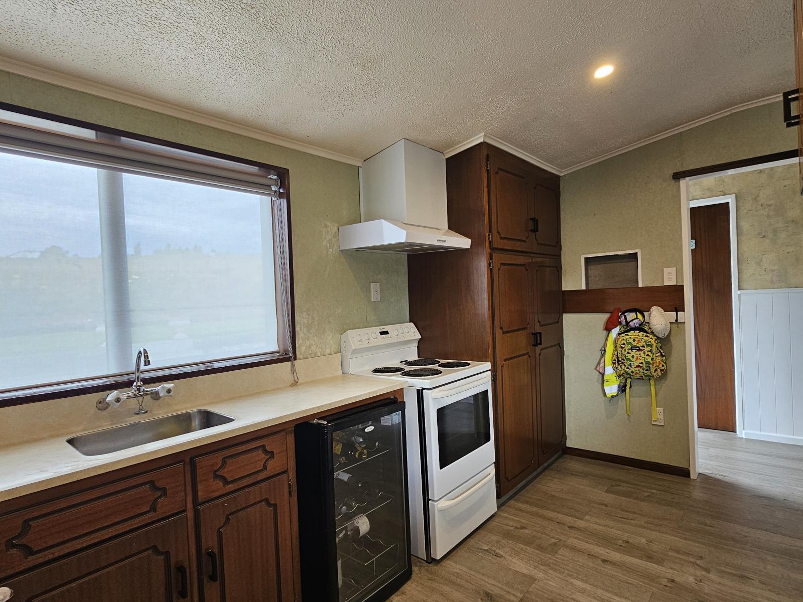 90 Parsons Road, Weston