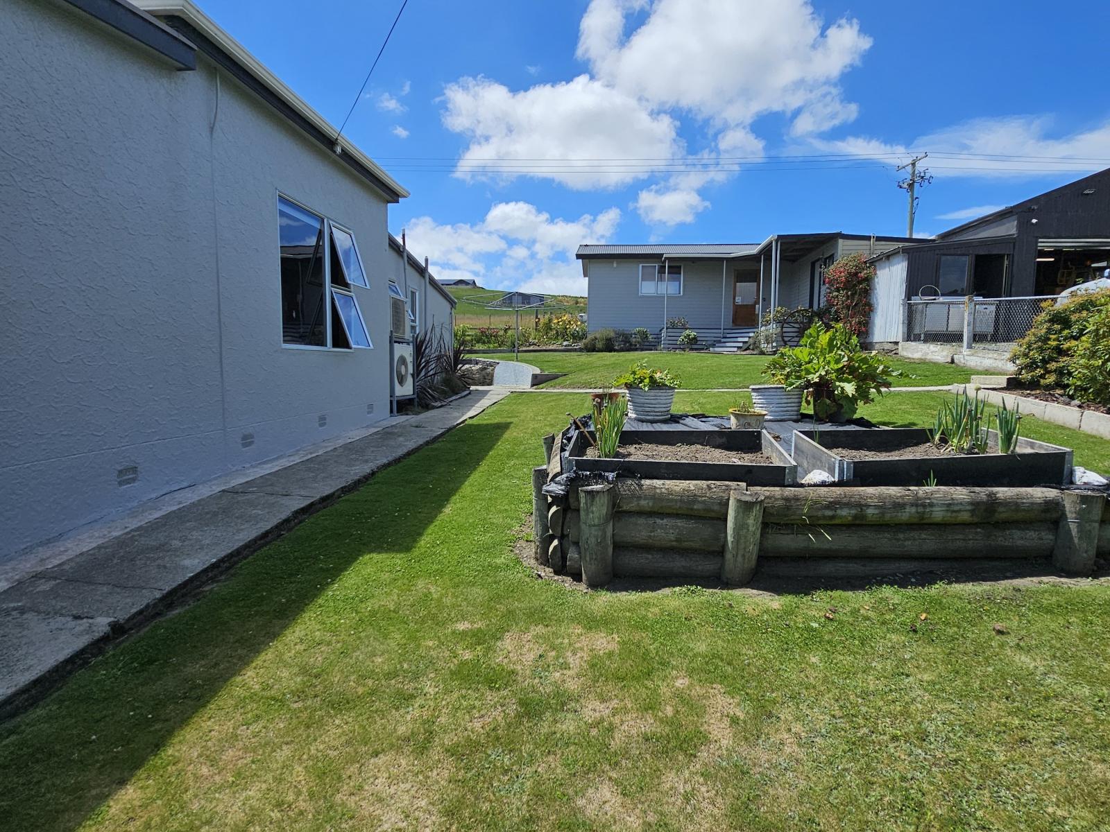 90 Parsons Road, Weston