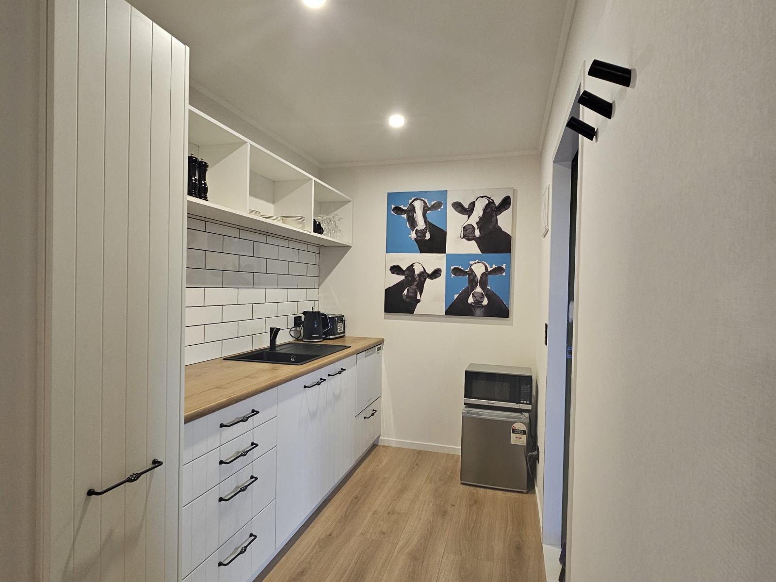 90 Parsons Road, Weston