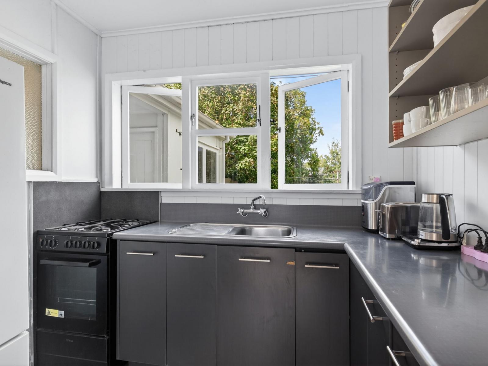 4 Renfrew Place, Highbury