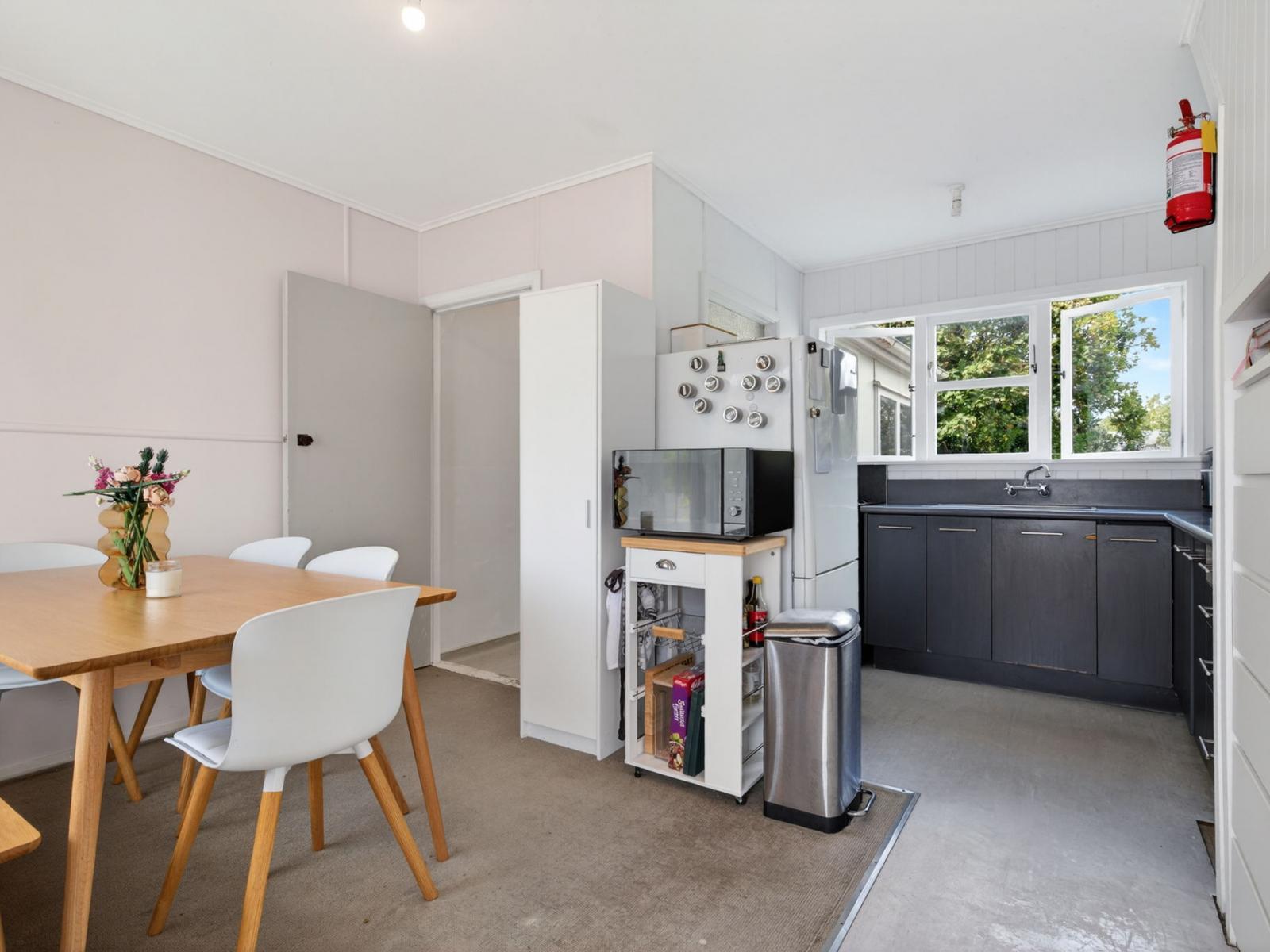 4 Renfrew Place, Highbury