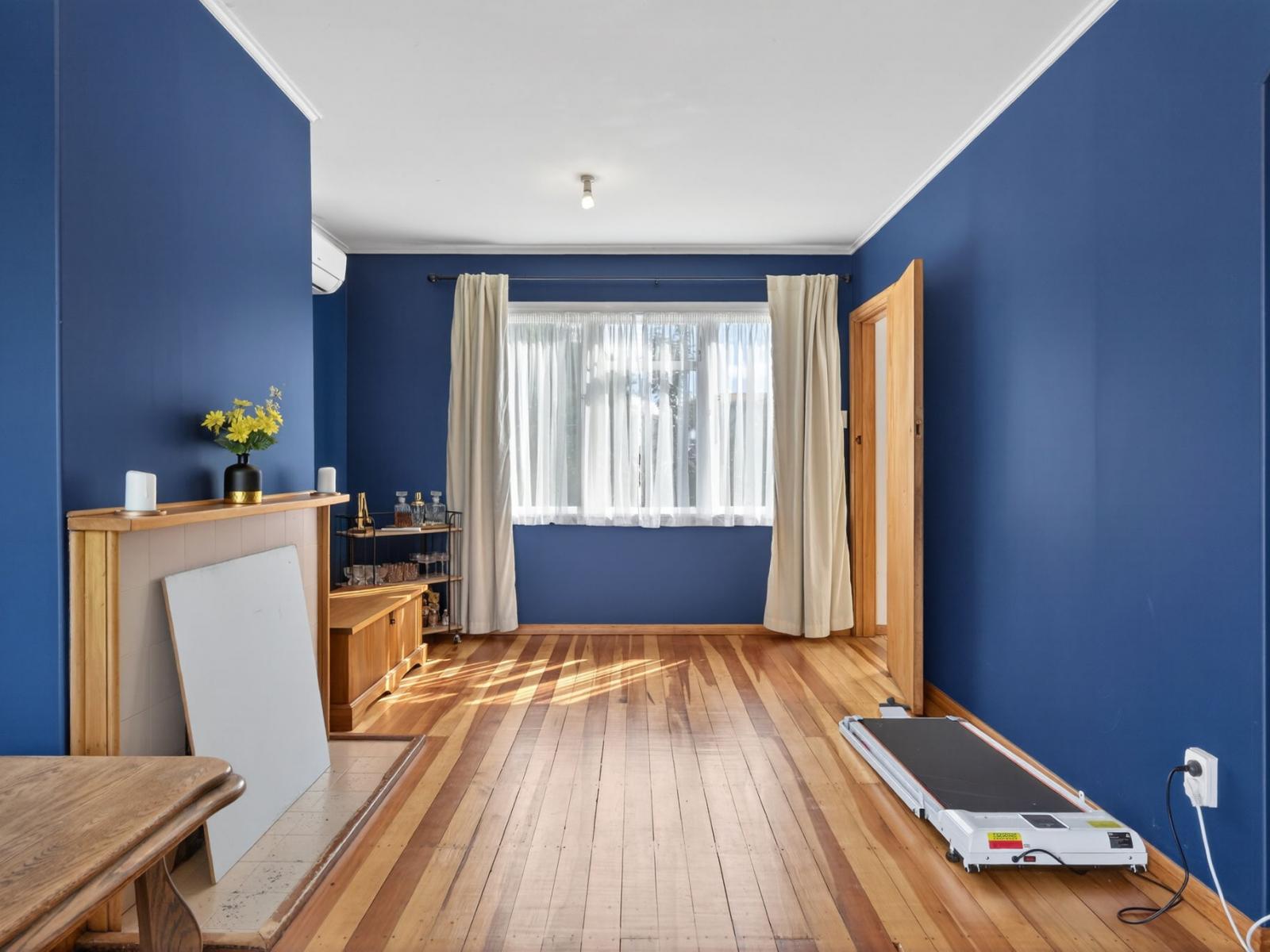 4 Renfrew Place, Highbury