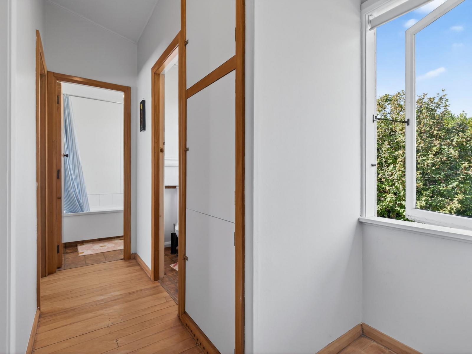 4 Renfrew Place, Highbury