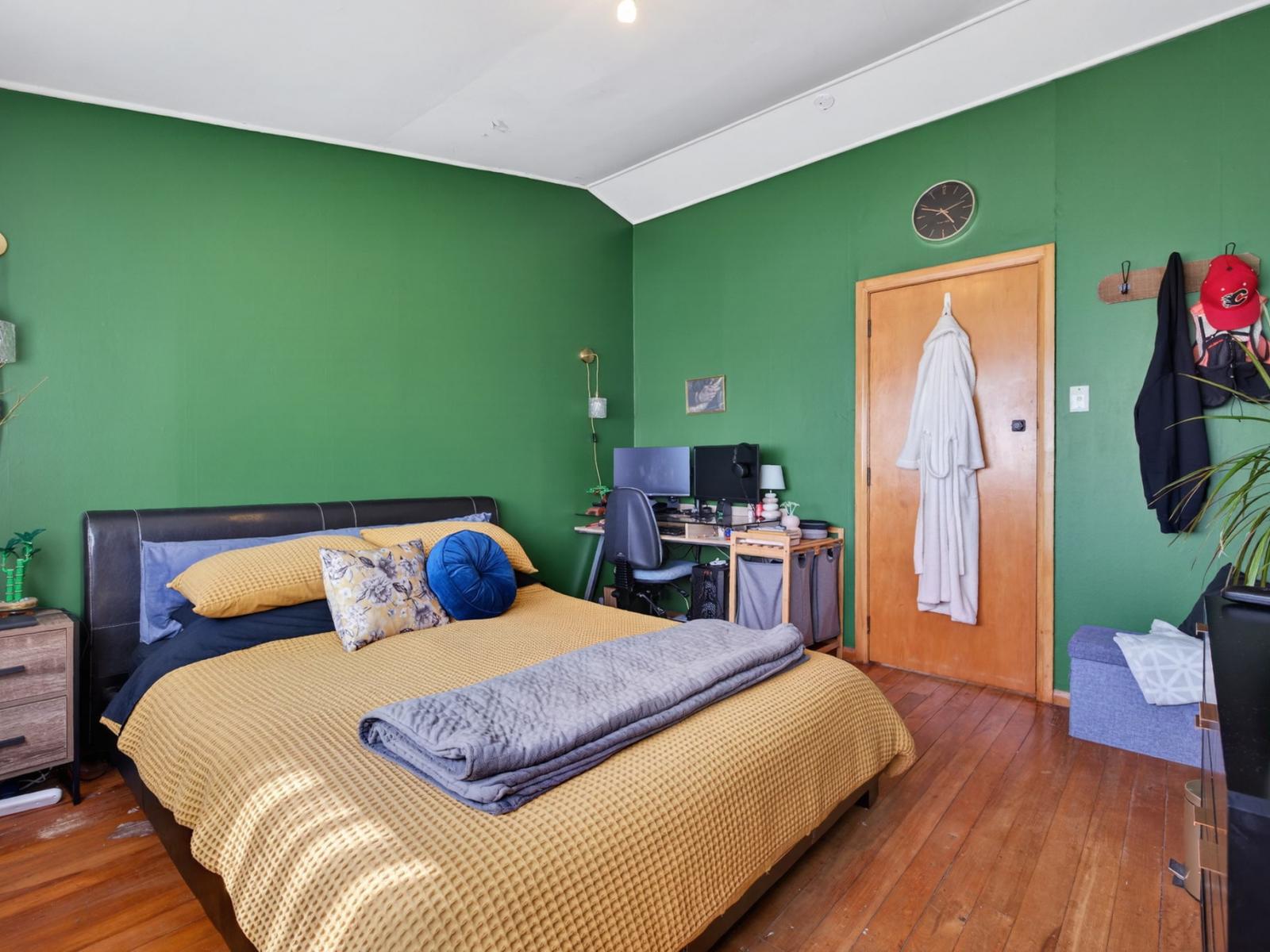 4 Renfrew Place, Highbury