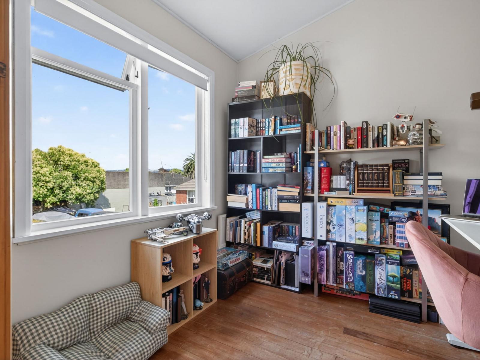 4 Renfrew Place, Highbury