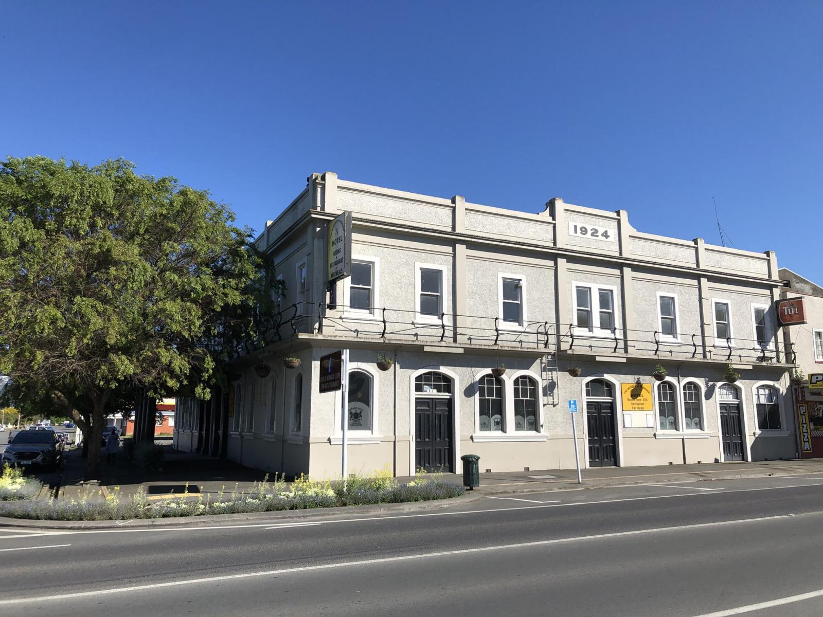 63 High Street North, Carterton