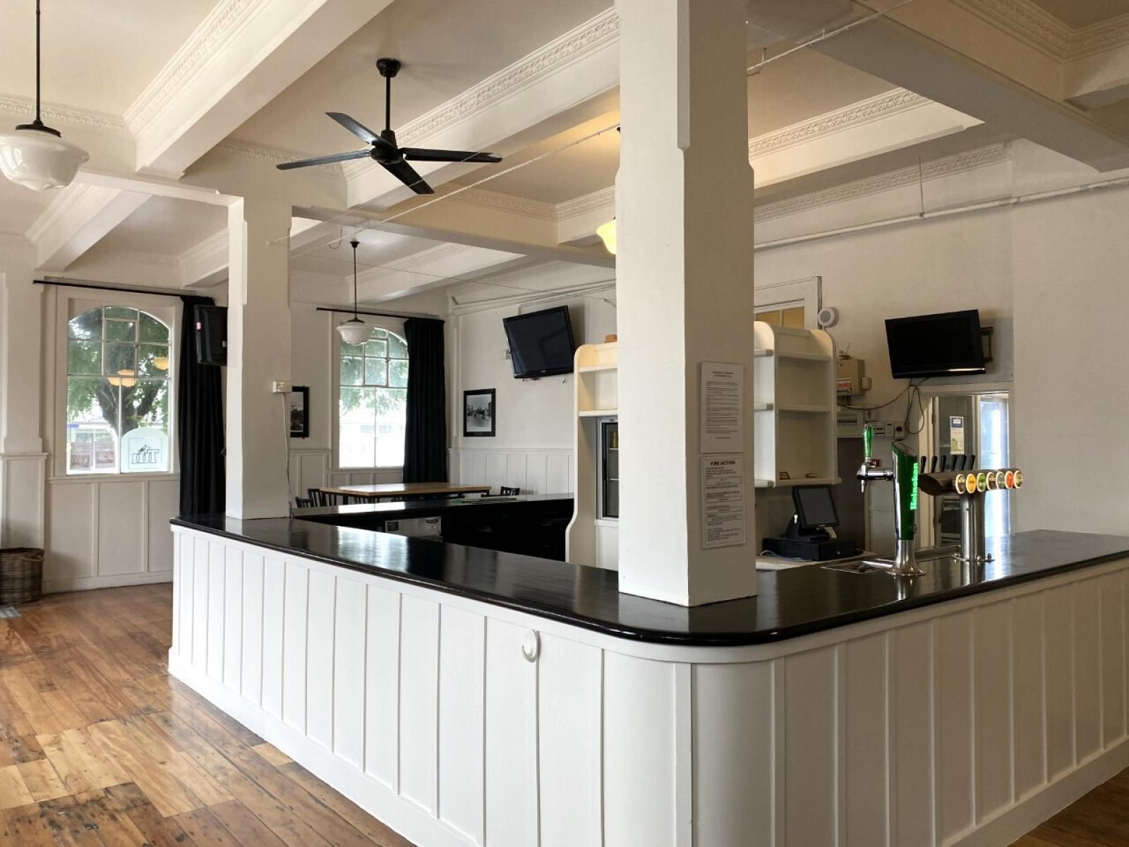 63 High Street North, Carterton