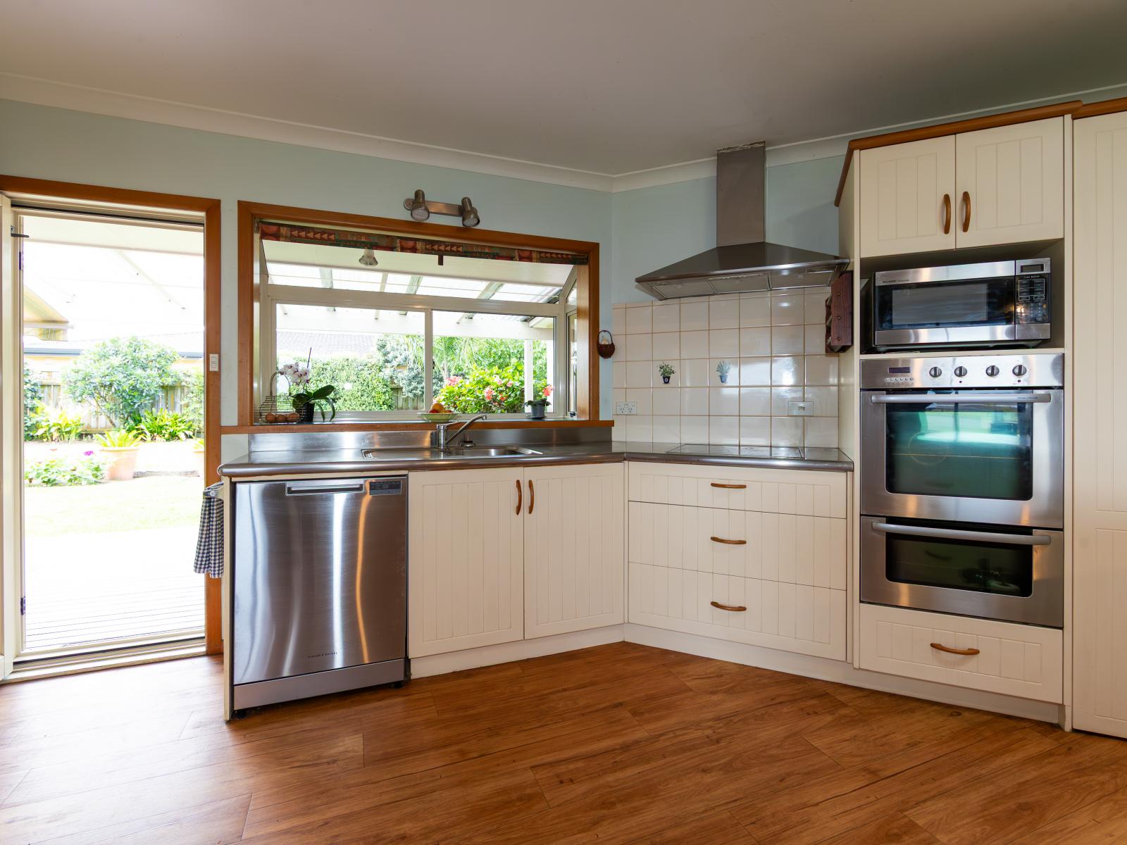 28 Meeanee Quay, Westshore