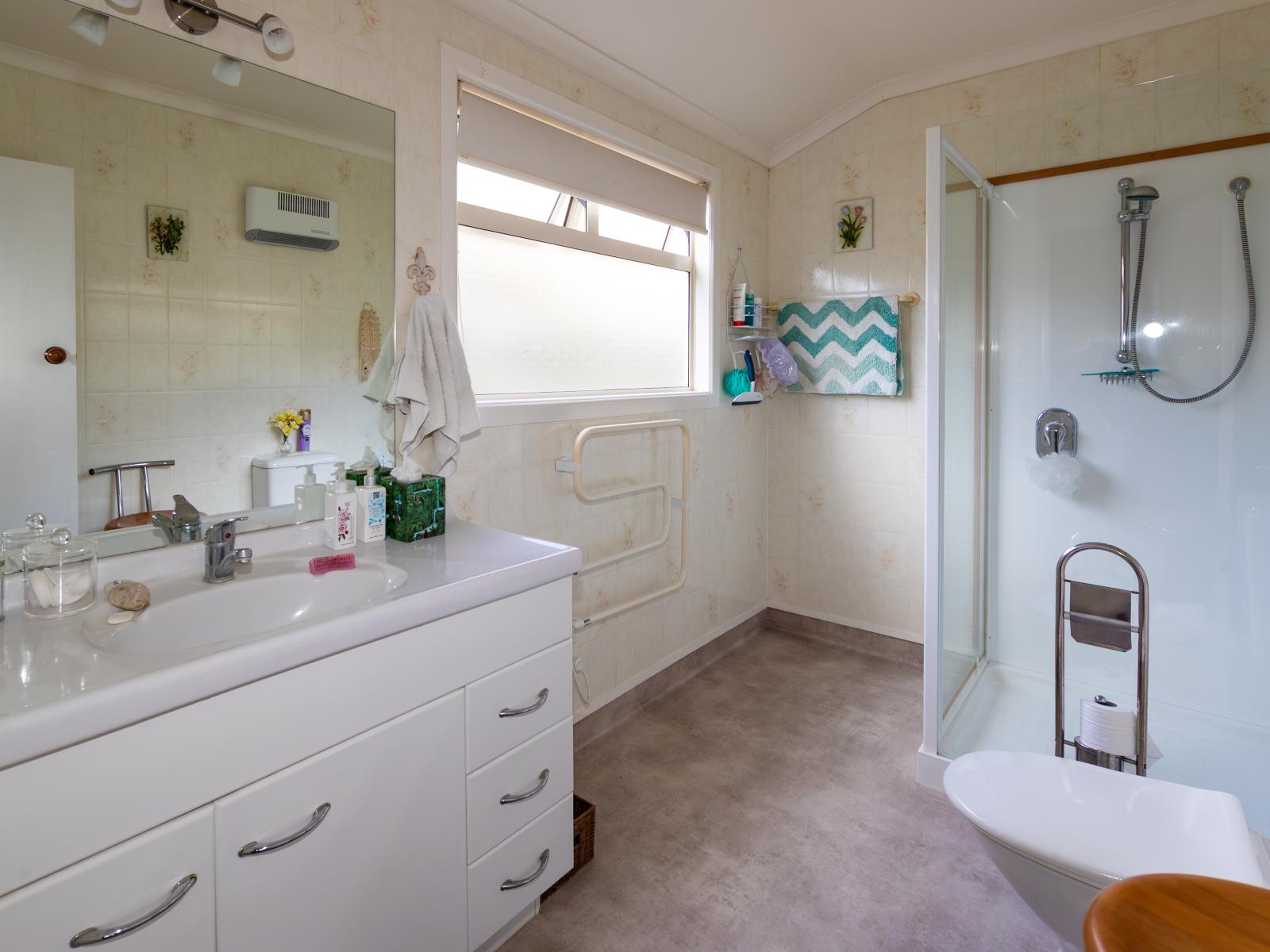 28 Meeanee Quay, Westshore