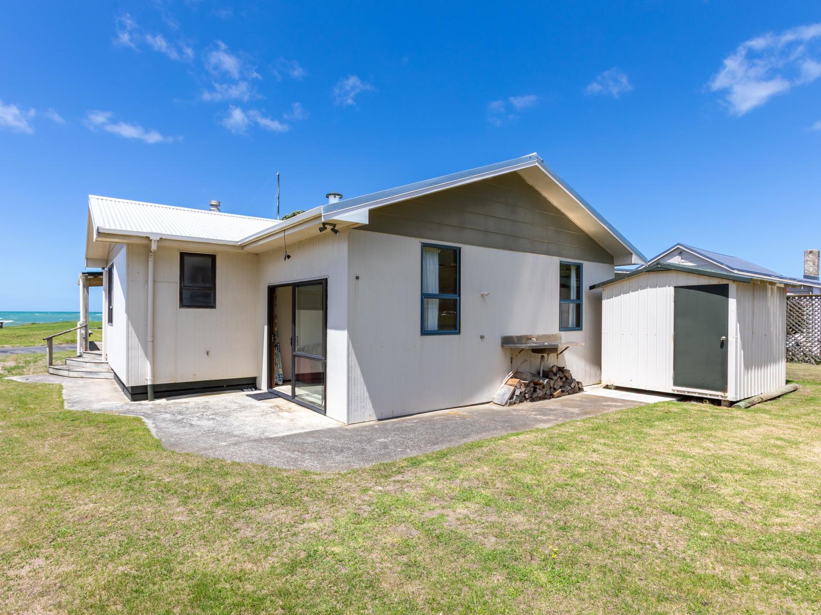 54 Akitio Esplanade, Akitio 