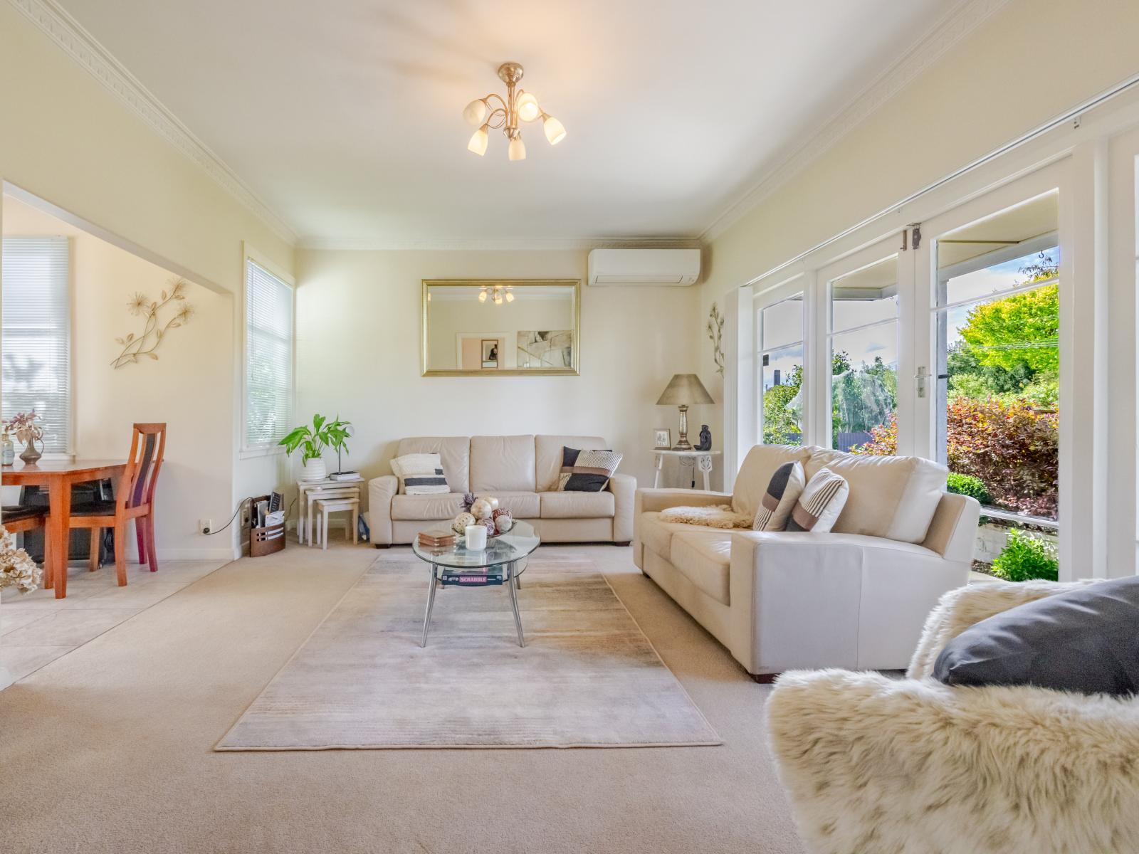 810 Frederick Street West, Mahora