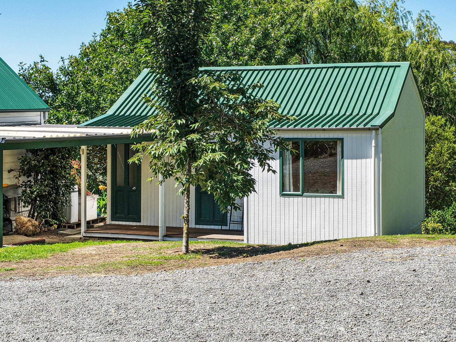 3439 State Highway 50, Maraekakaho