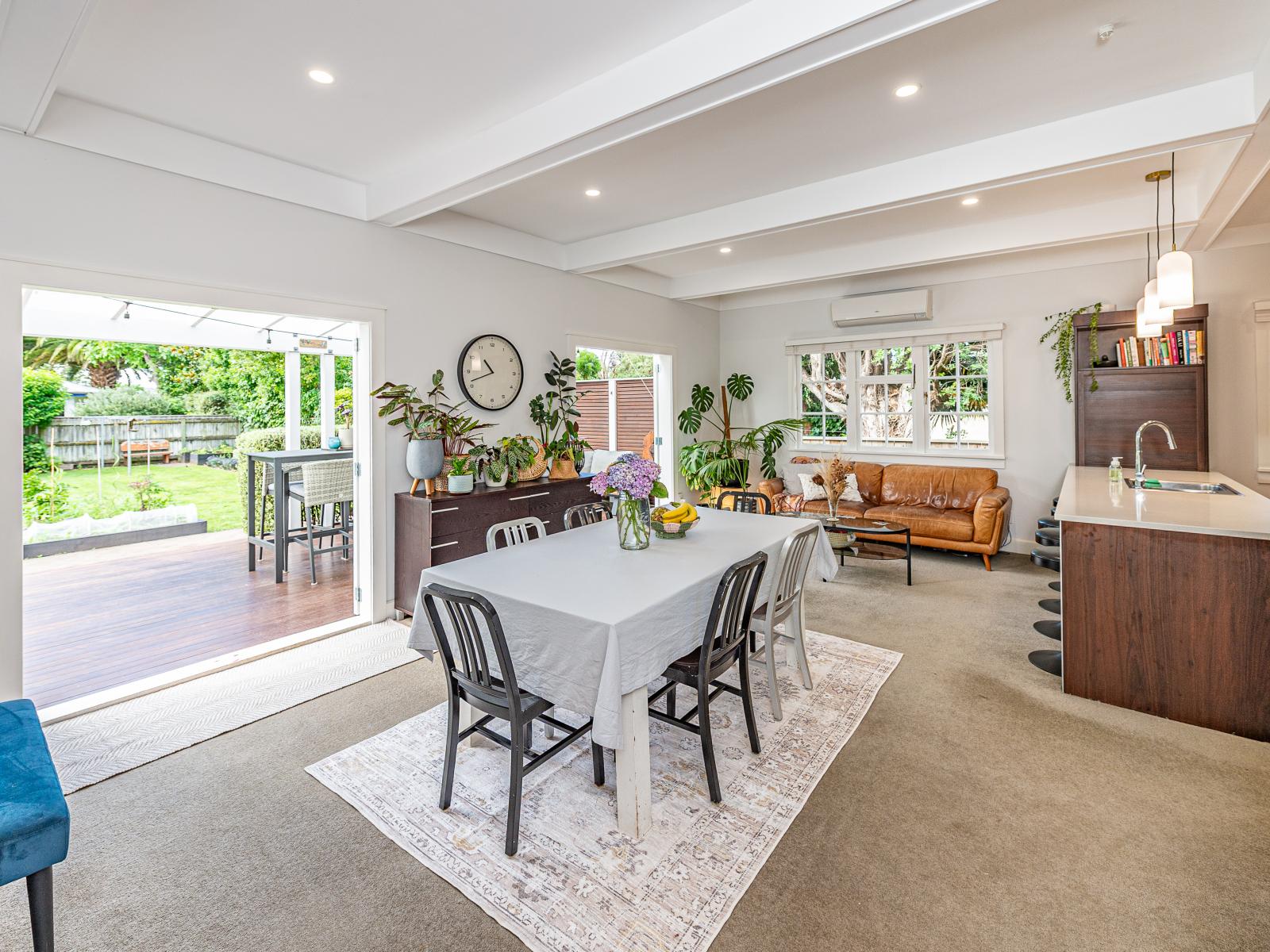 9 Selwyn Crescent, College Estate