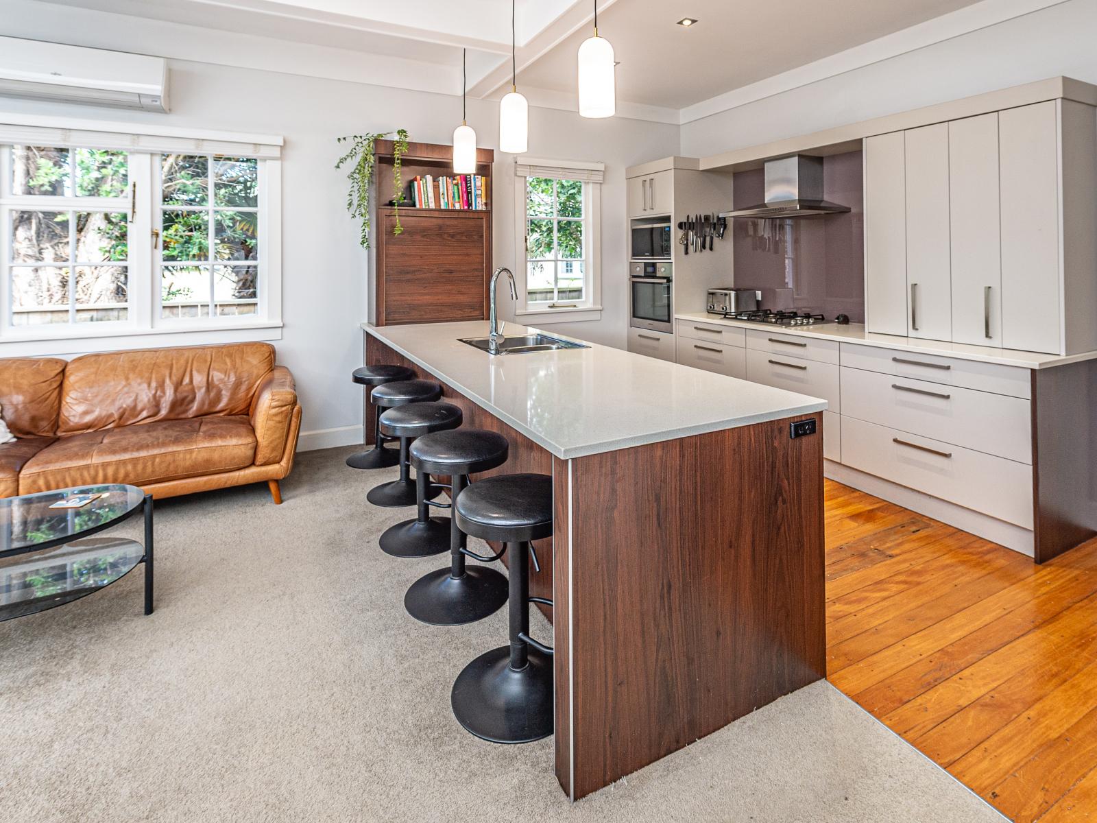 9 Selwyn Crescent, College Estate