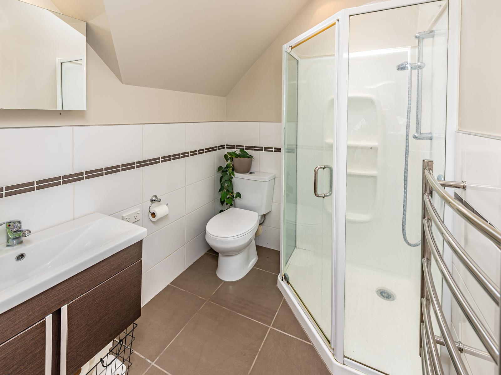 9 Selwyn Crescent, College Estate