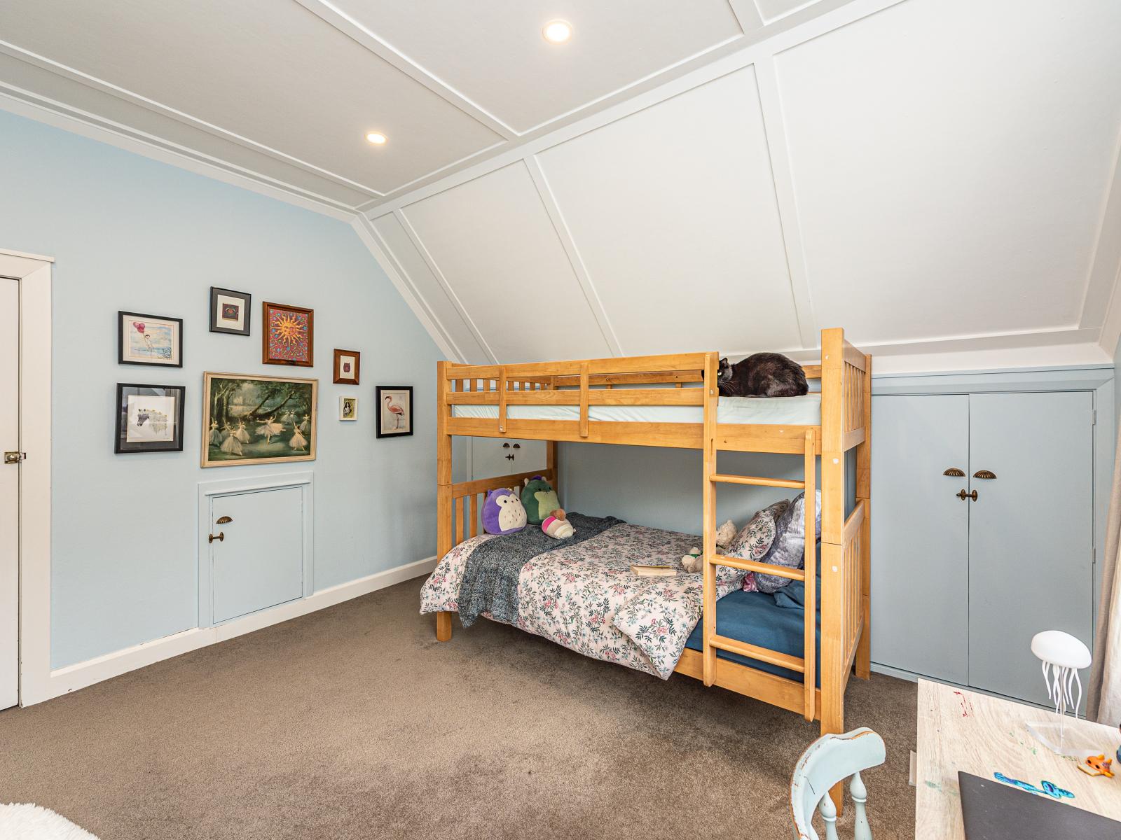 9 Selwyn Crescent, College Estate