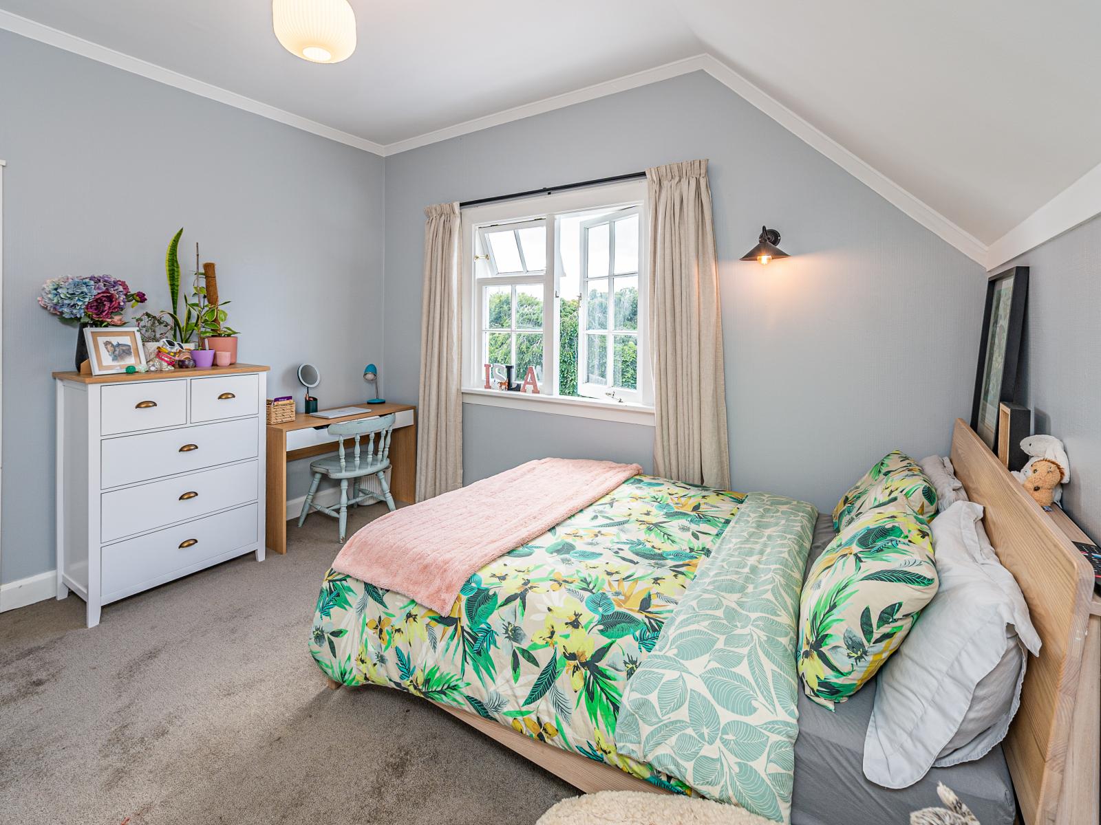 9 Selwyn Crescent, College Estate