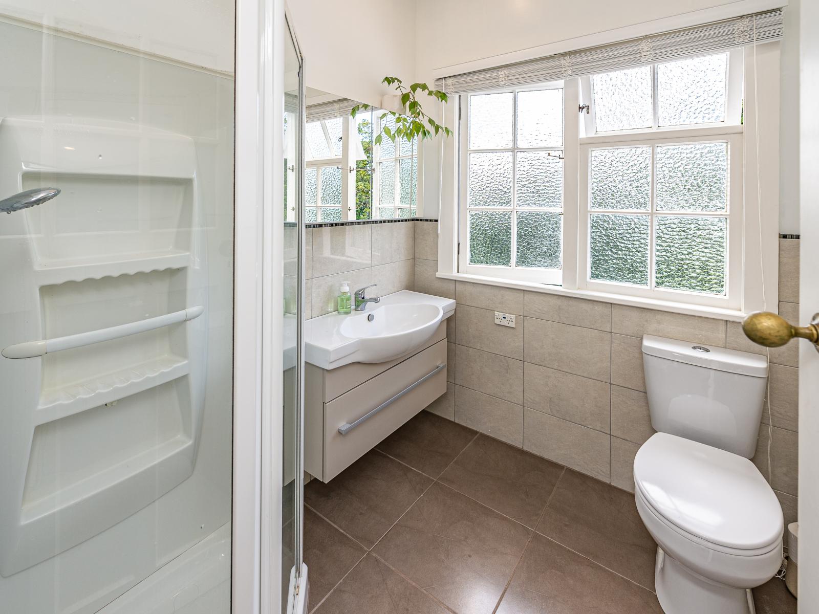 9 Selwyn Crescent, College Estate