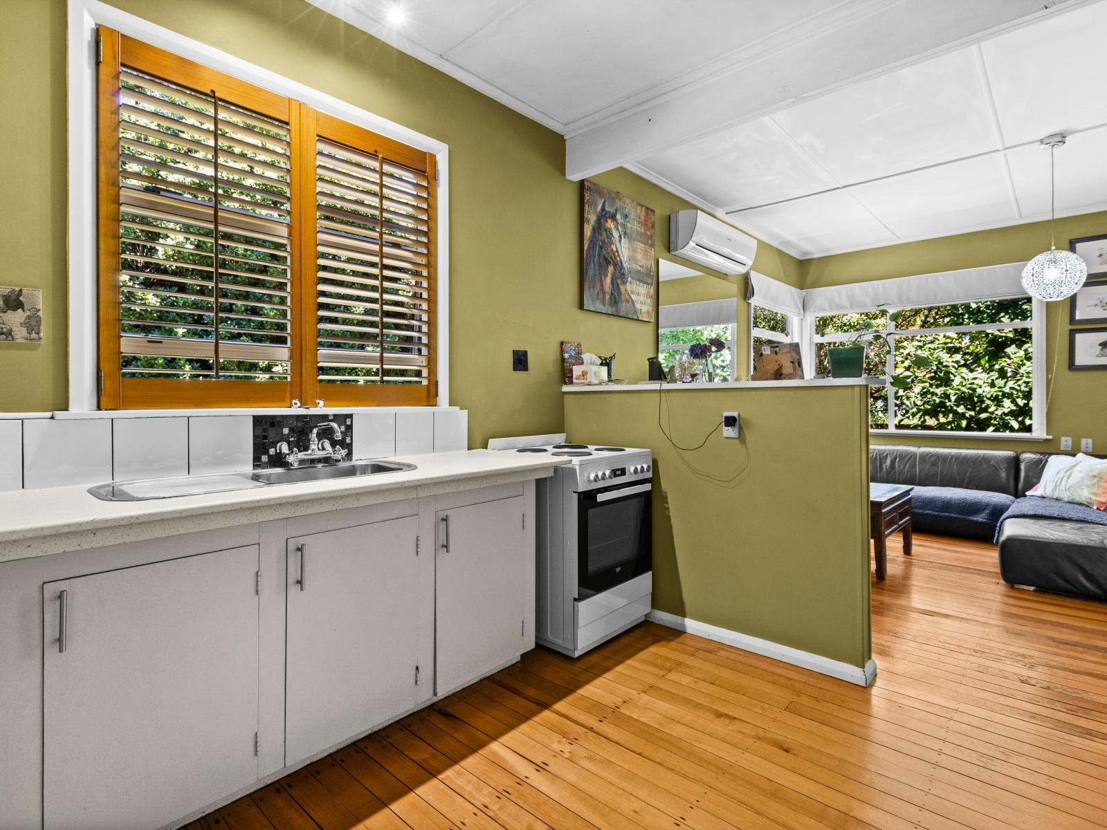 114 Mayfair Avenue, Mayfair