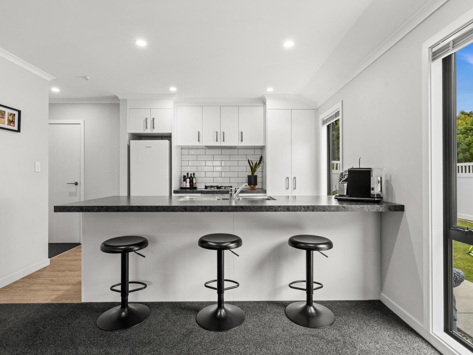 1008A Frances Street, Akina