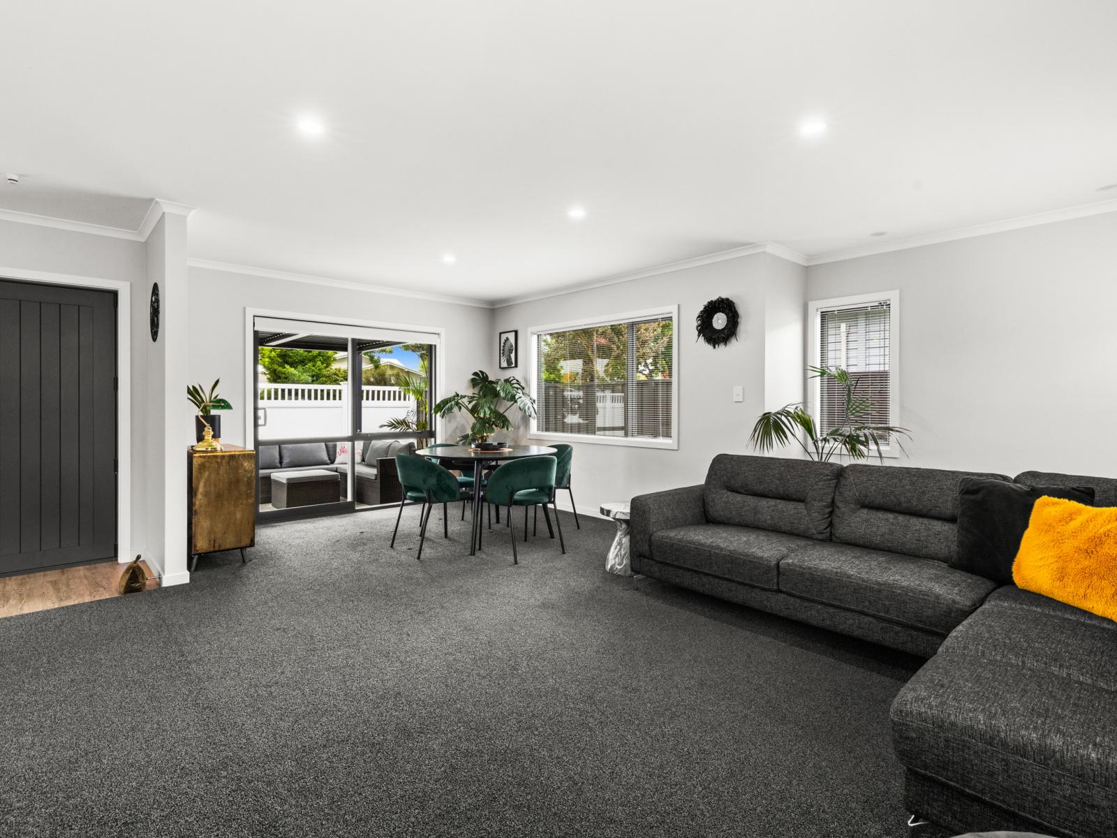 1008A Frances Street, Akina