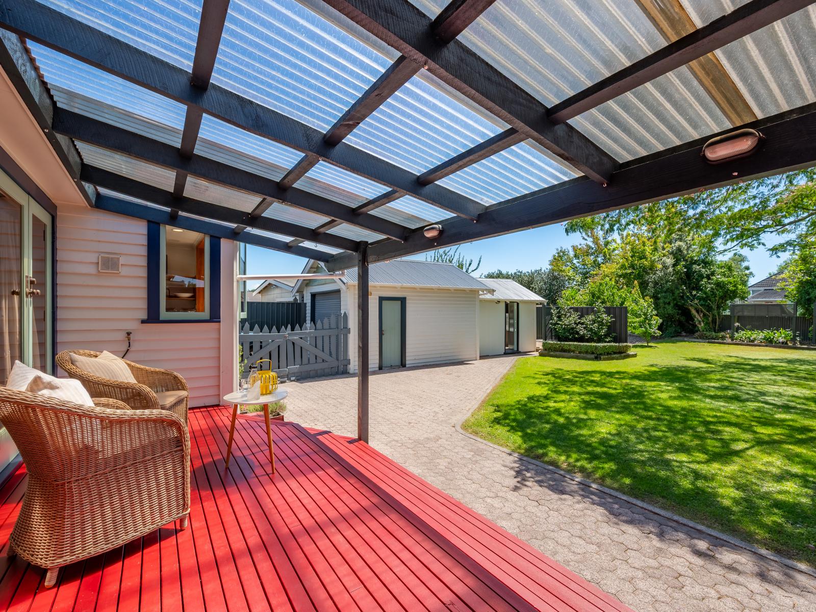 703 Queen Street West, St Leonards