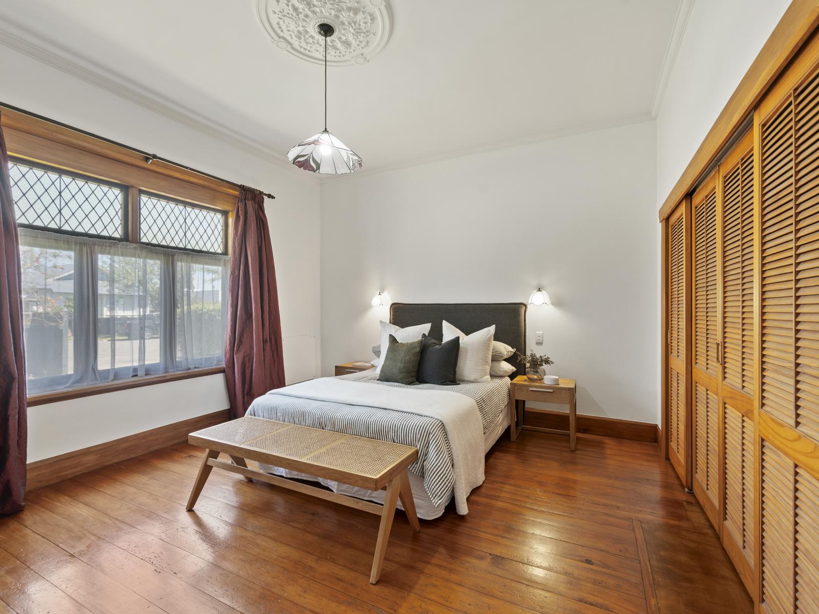 703 Queen Street West, St Leonards