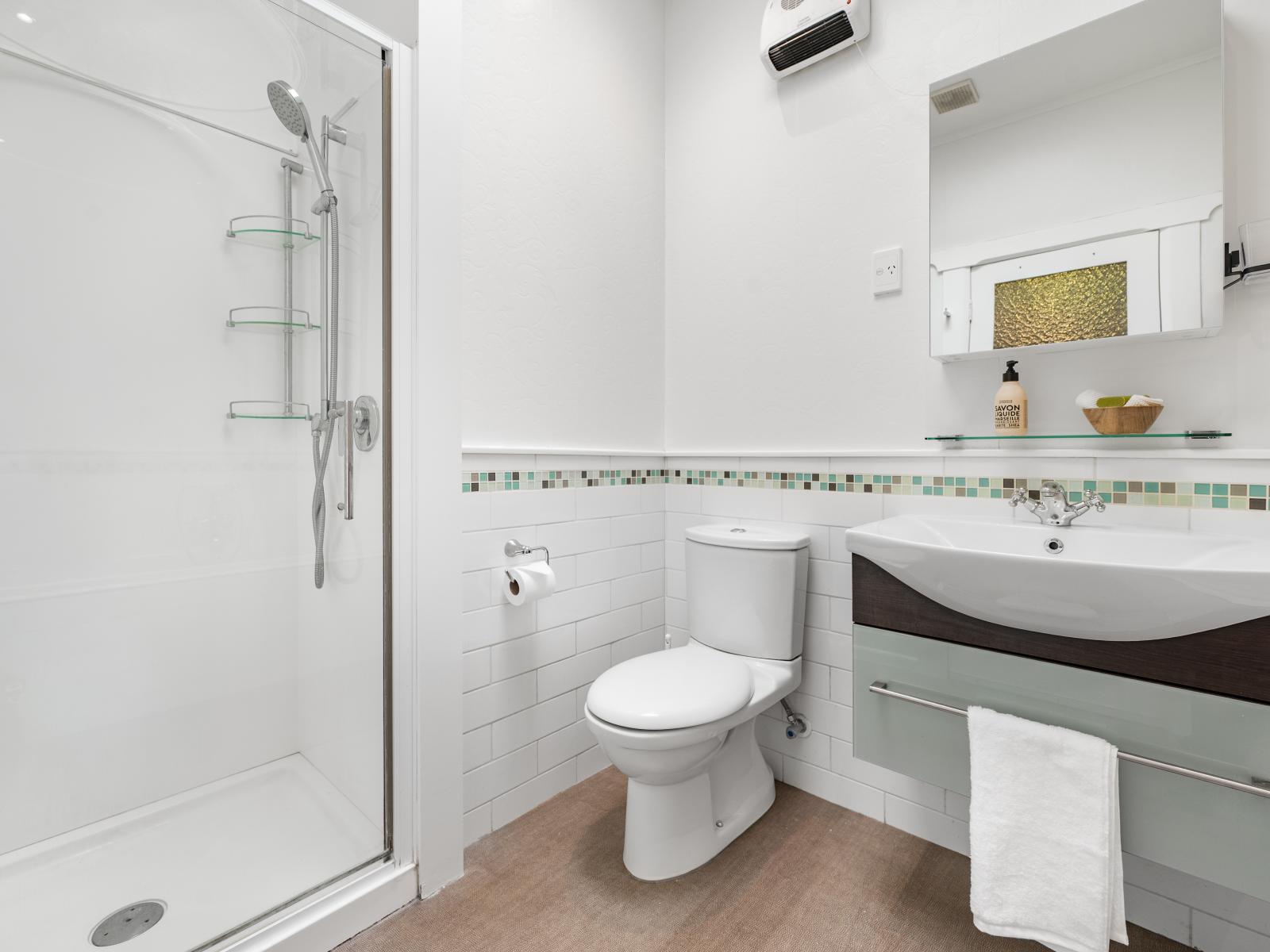 703 Queen Street West, St Leonards