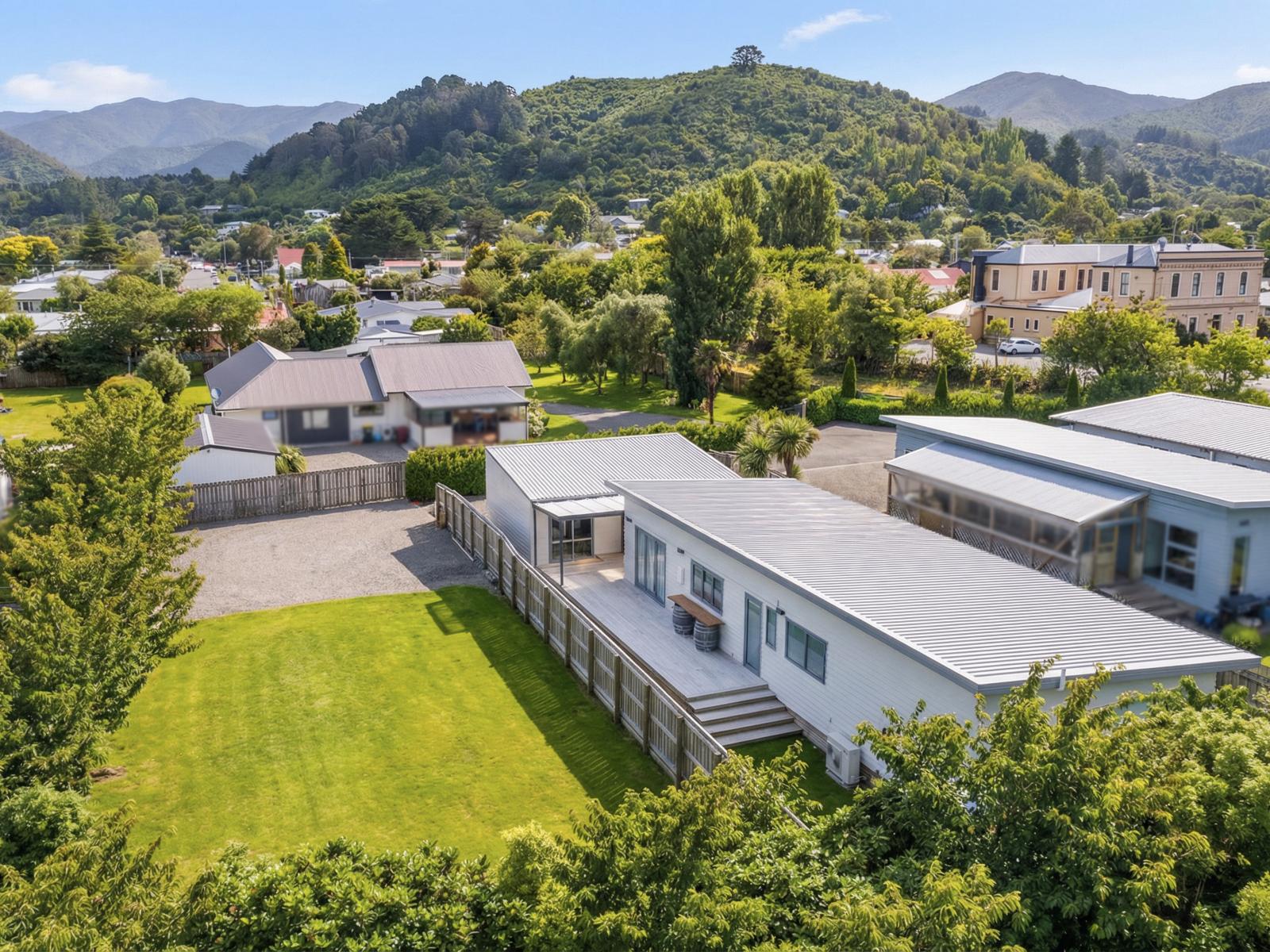 9 Orion Way, Featherston