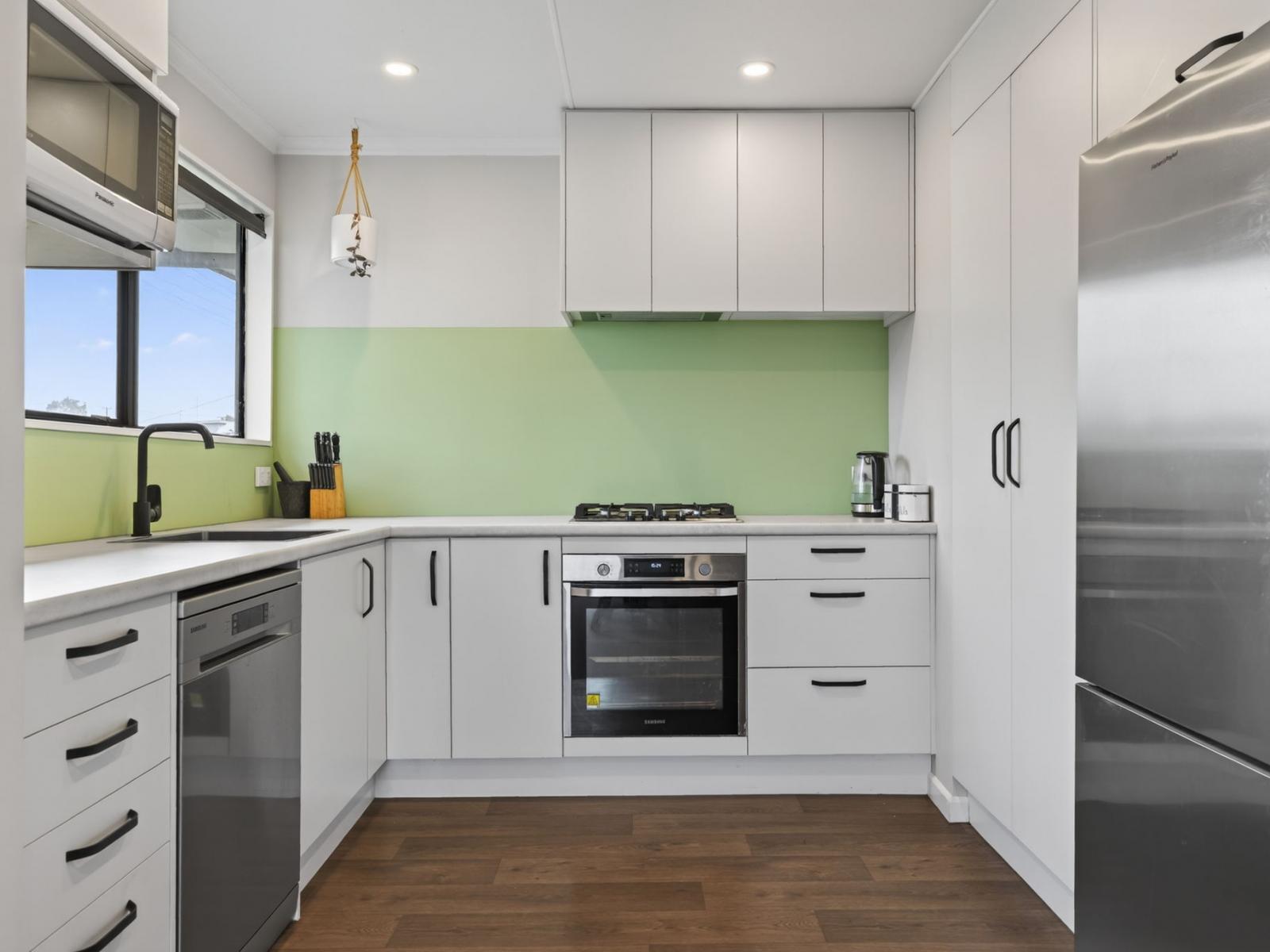 5 Cemetery Road, Sanson