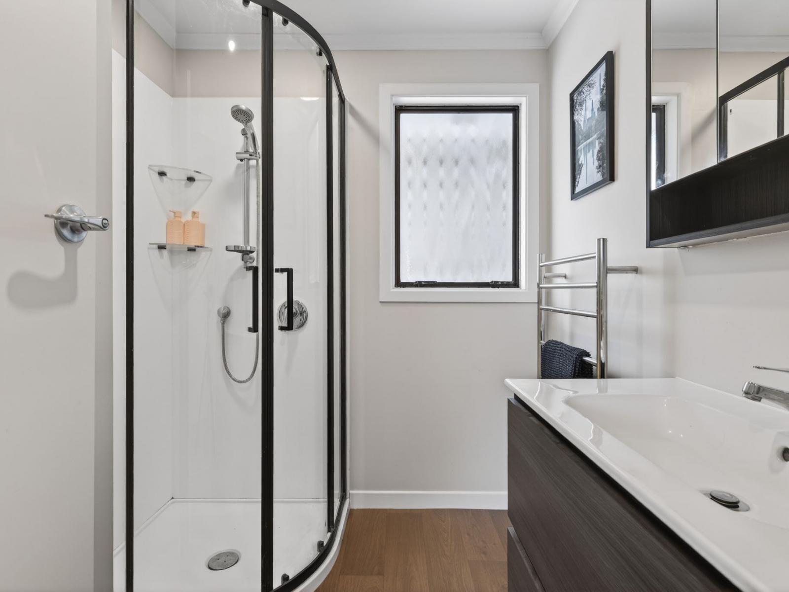 5 Cemetery Road, Sanson